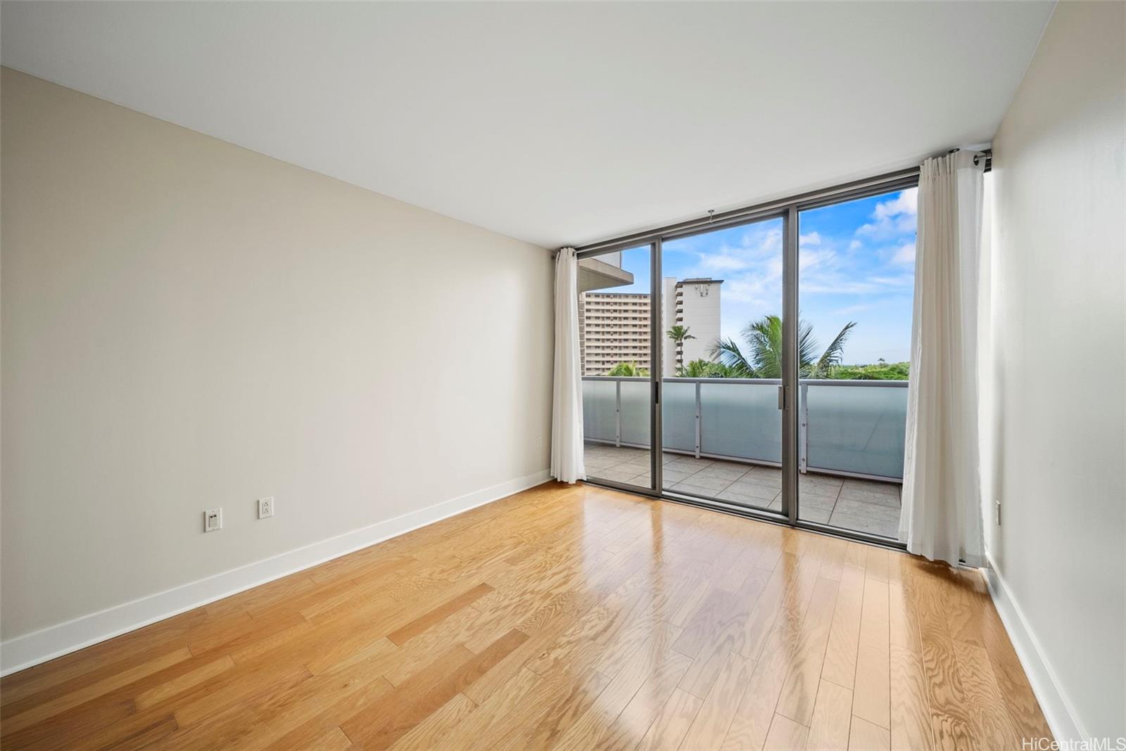 1551 Ala Wai Blvd Honolulu - Rental - photo 20 of 25