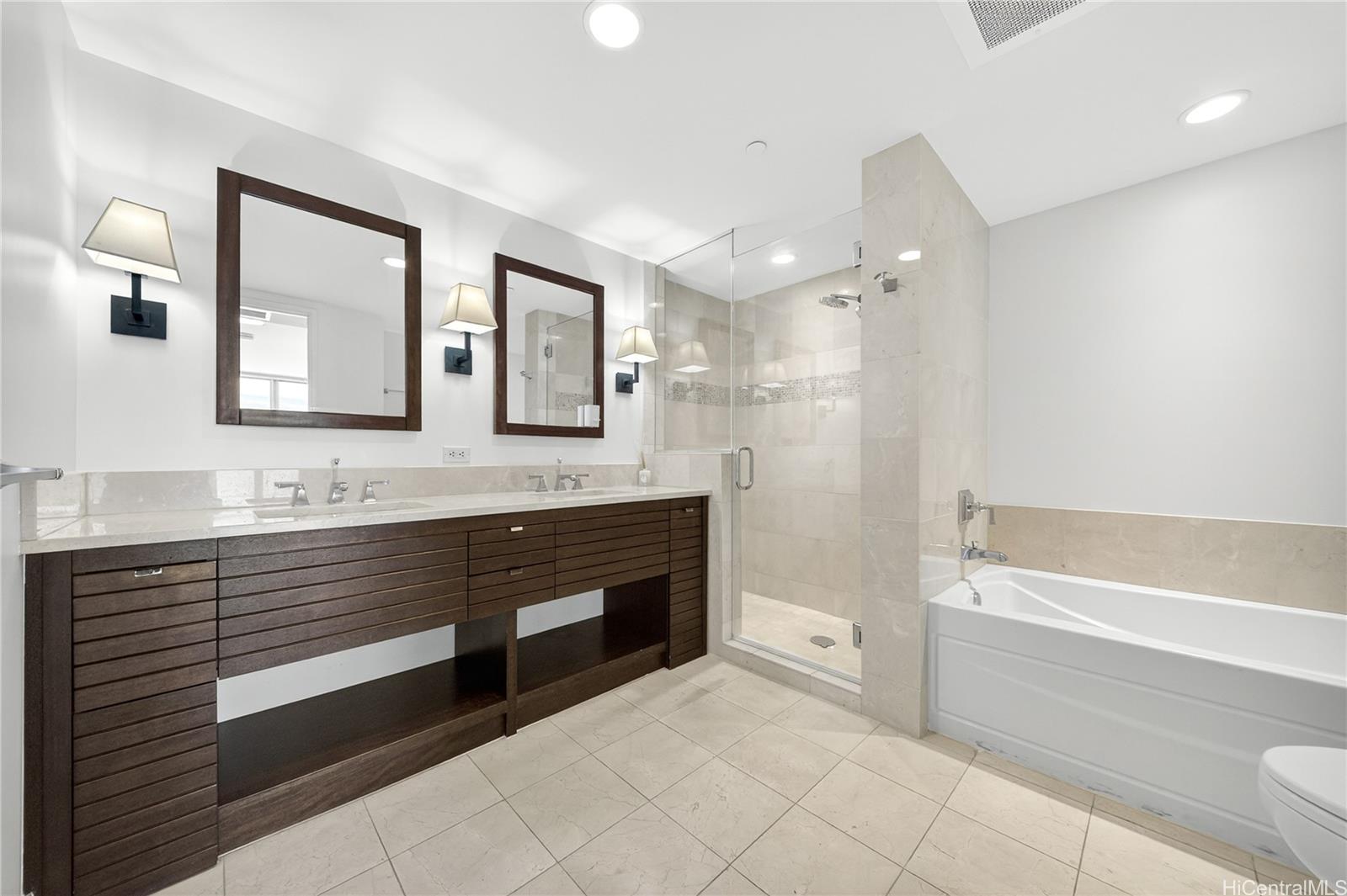 The Watermark condo # 504, Honolulu, Hawaii - photo 7 of 21