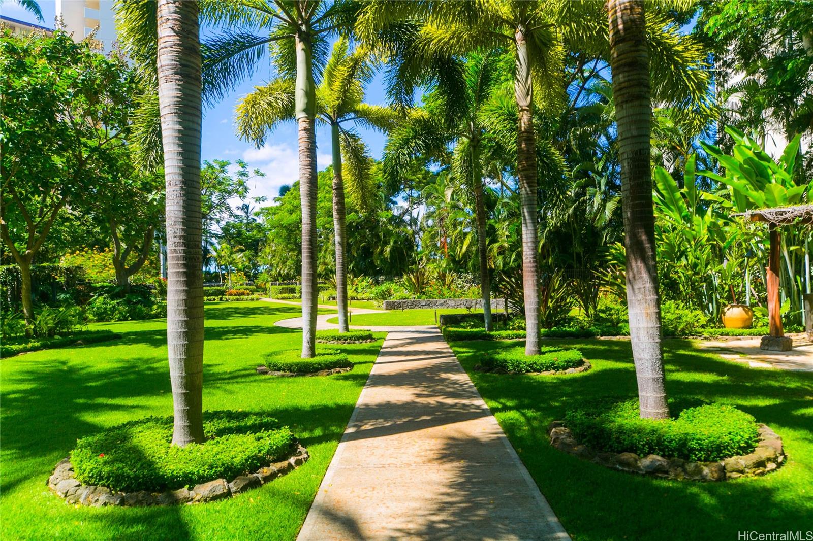 The Watermark condo # 703, Honolulu, Hawaii - photo 4 of 23