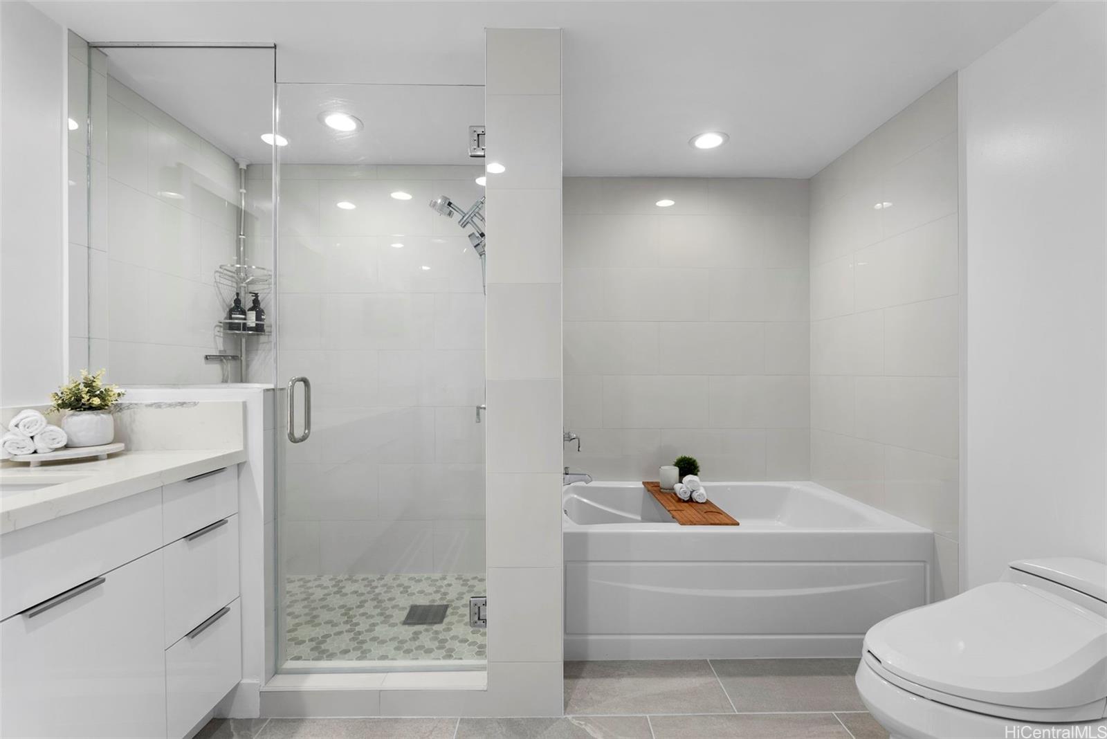 The Watermark condo # 803, Honolulu, Hawaii - photo 13 of 25