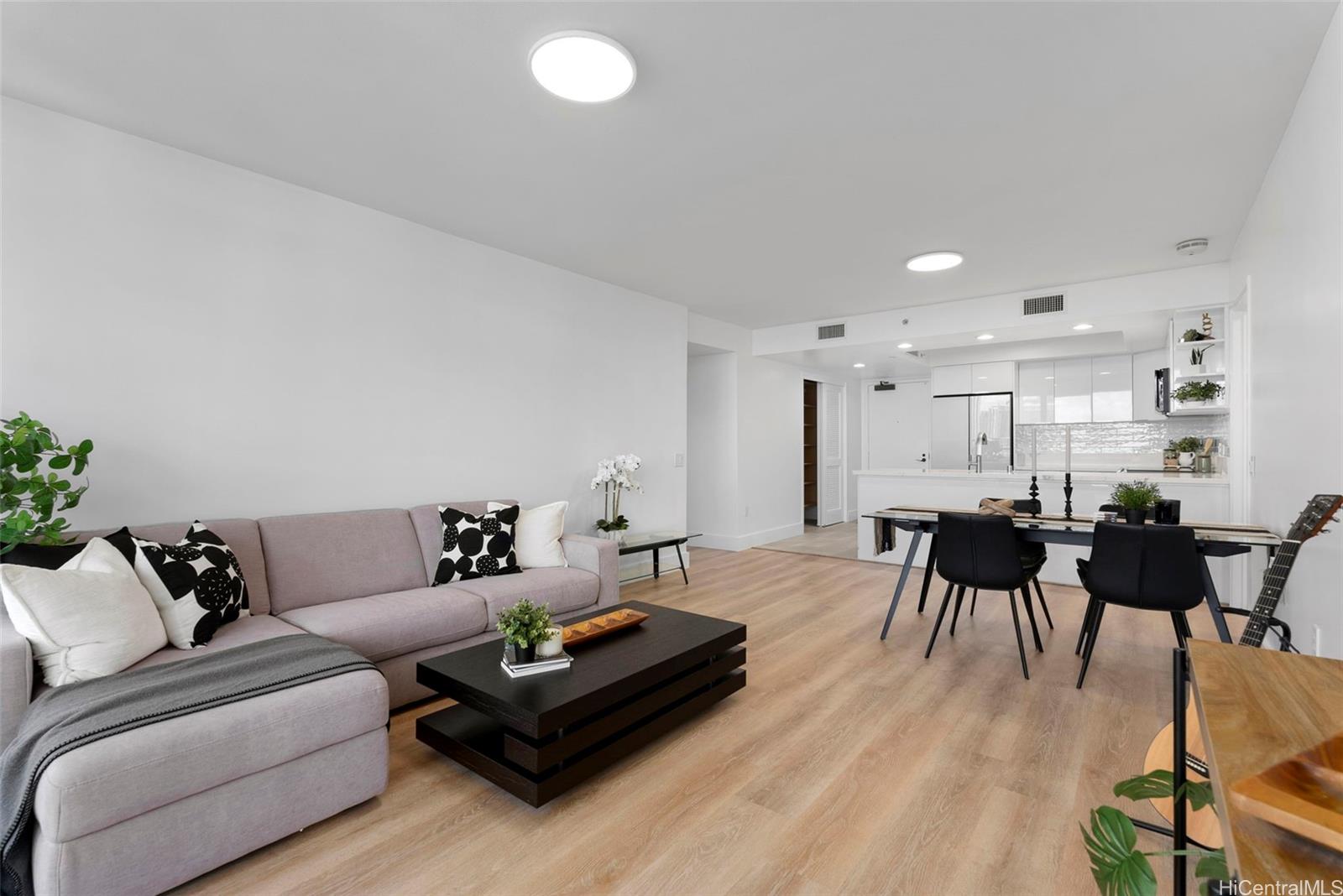 The Watermark condo # 803, Honolulu, Hawaii - photo 4 of 25