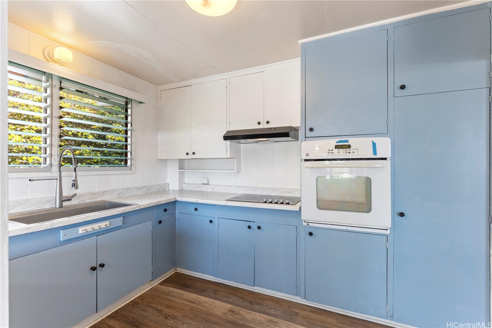 1554  Ala Amoamo Street Moanalua Gardens, Honolulu home - photo 5 of 19