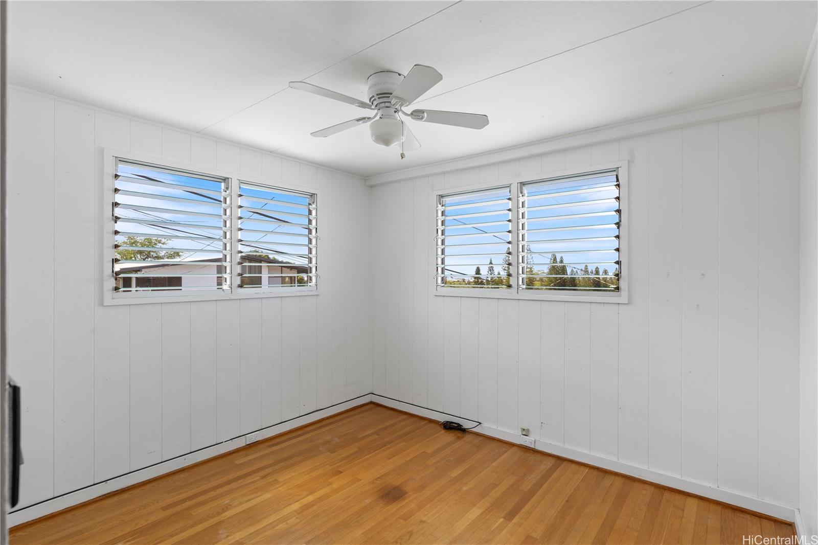 1554  Ala Amoamo Street Moanalua Gardens, Honolulu home - photo 8 of 19