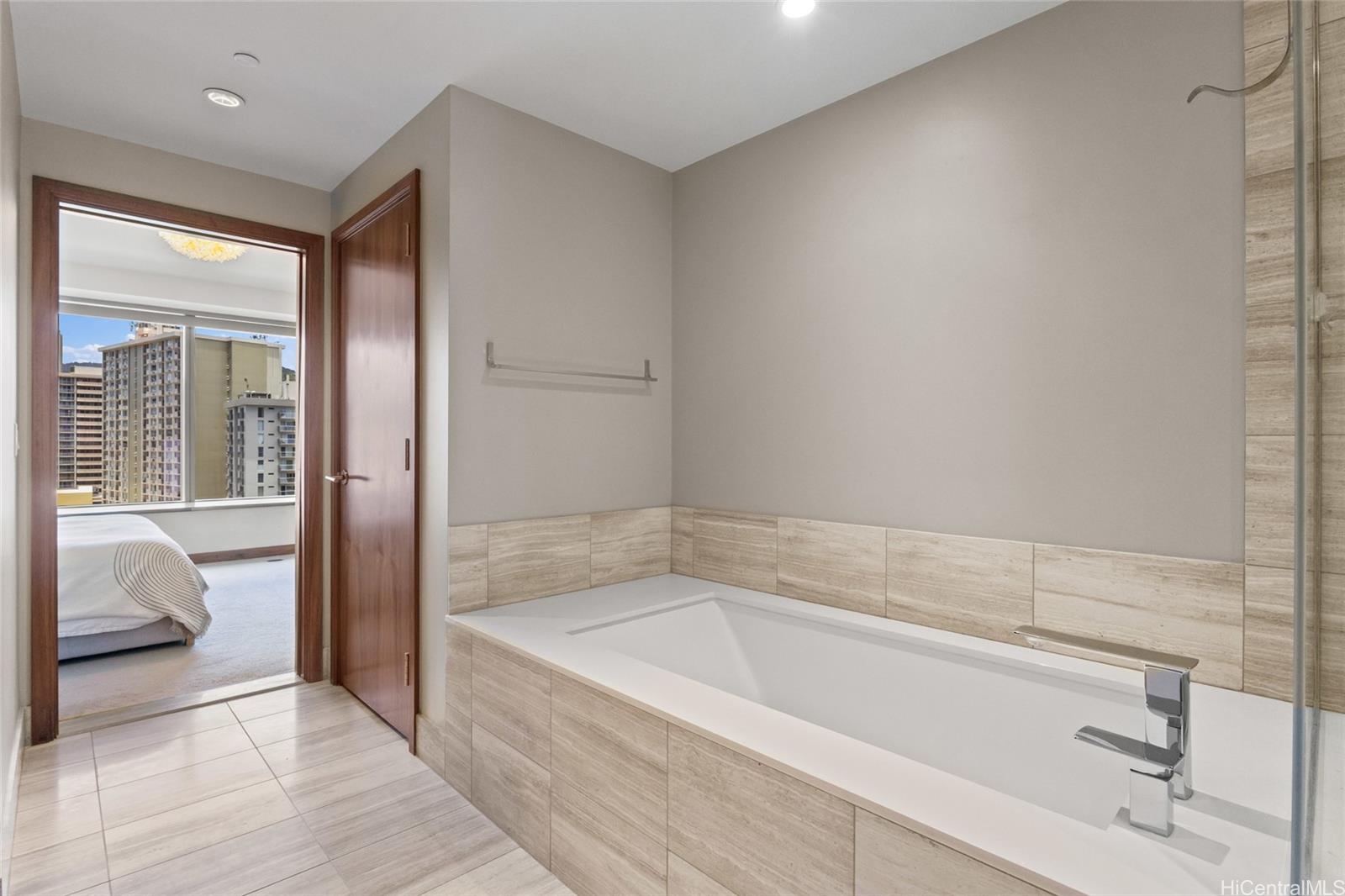 One Ala Moana condo # 1000, Honolulu, Hawaii - photo 11 of 25