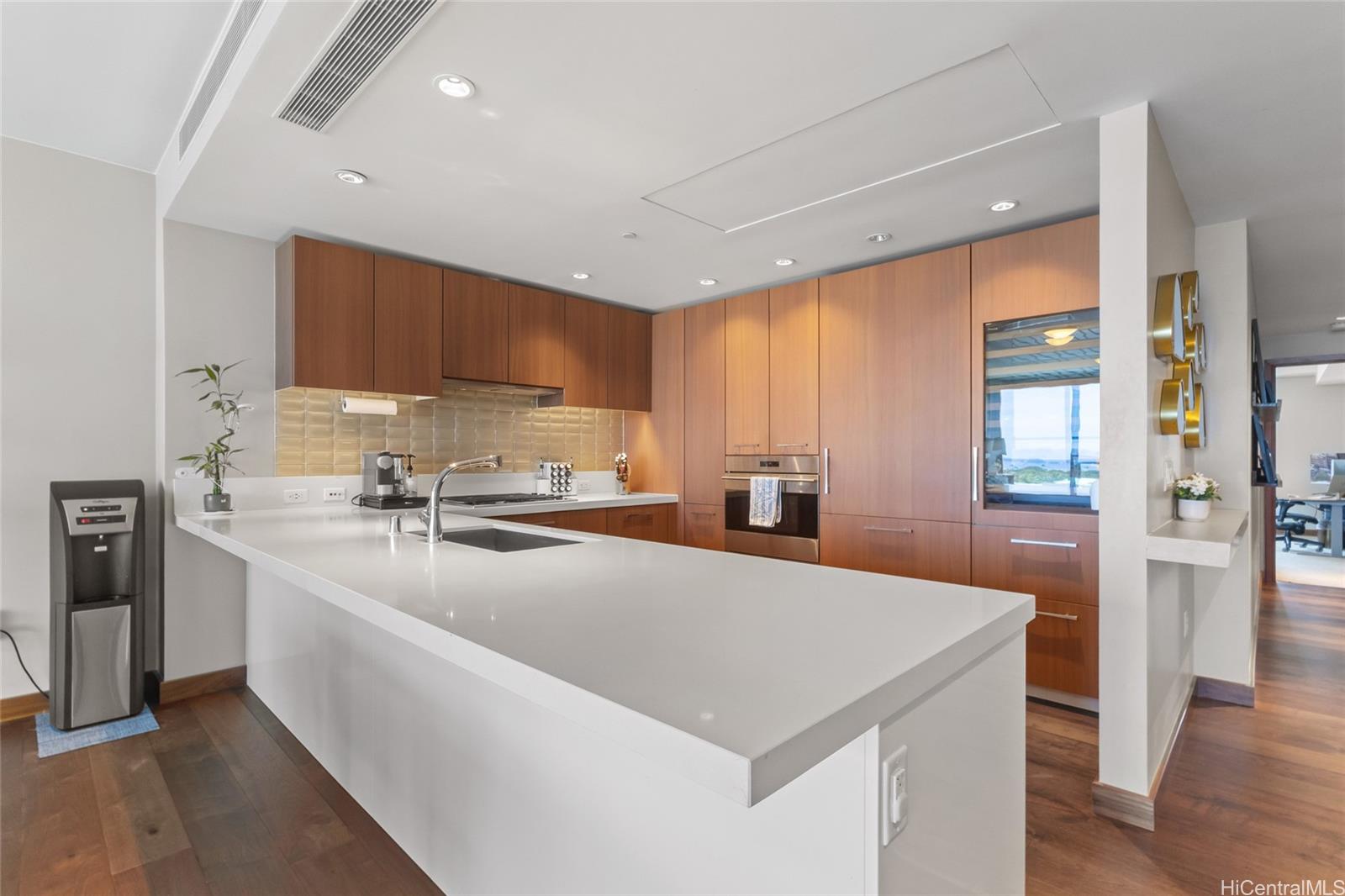 One Ala Moana condo # 1000, Honolulu, Hawaii - photo 4 of 25