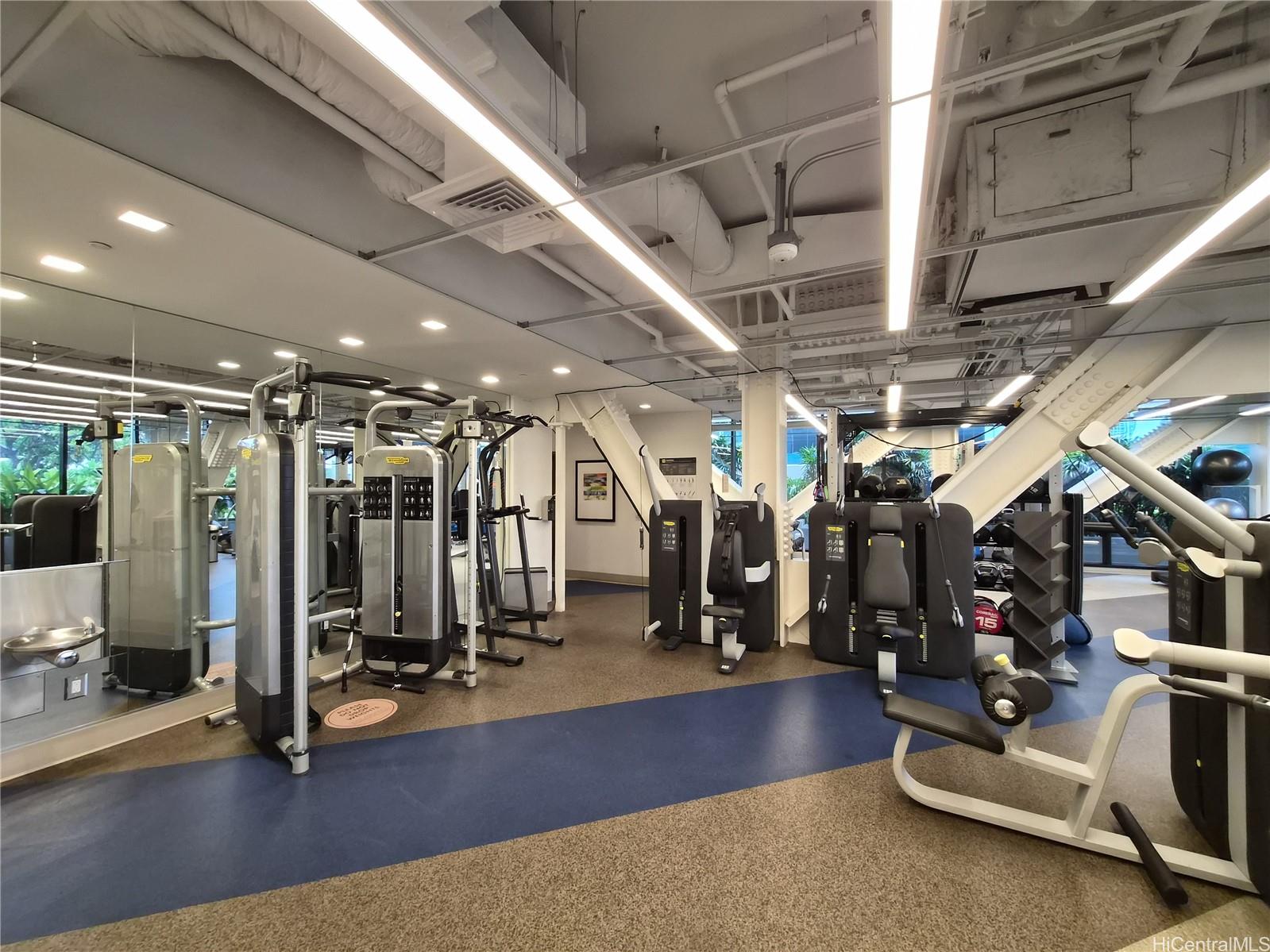 1555 Kapiolani Blvd Honolulu - Rental - photo 20 of 21