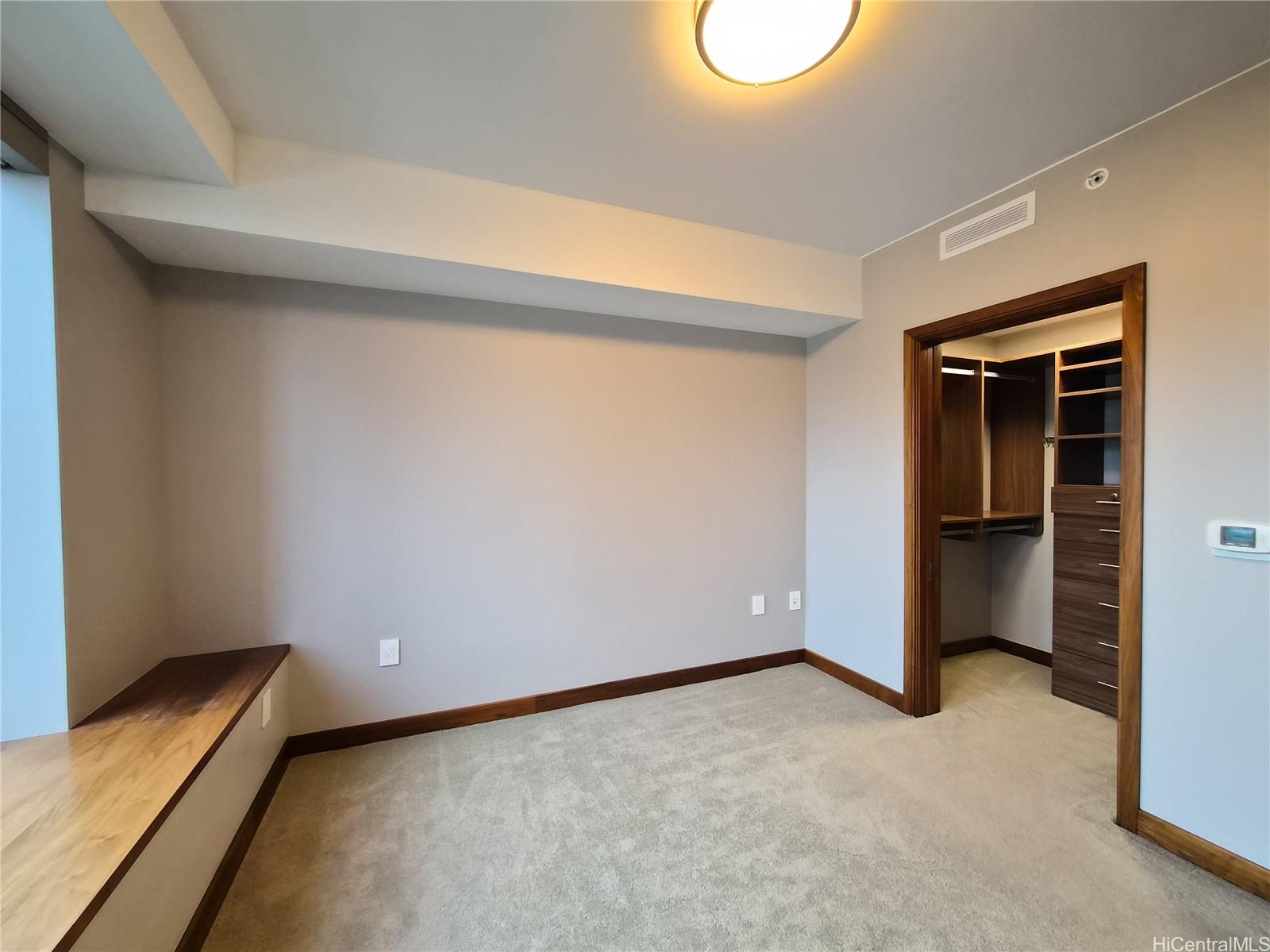 1555 Kapiolani Blvd Honolulu - Rental - photo 6 of 21
