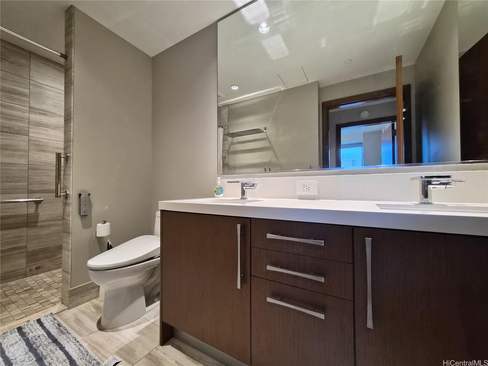 1555 Kapiolani Blvd Honolulu - Rental - photo 10 of 21