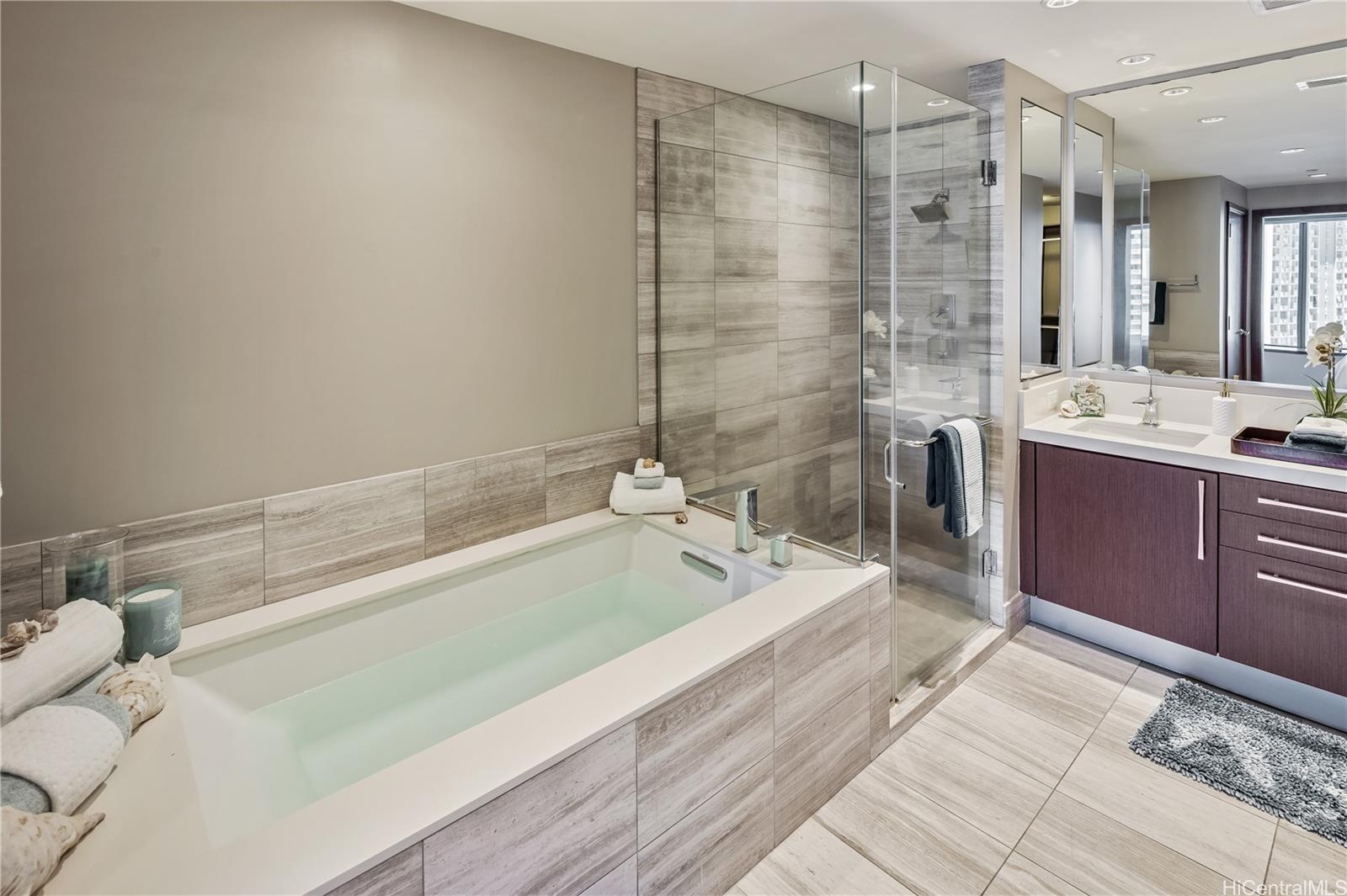 One Ala Moana condo # 1300, Honolulu, Hawaii - photo 11 of 25