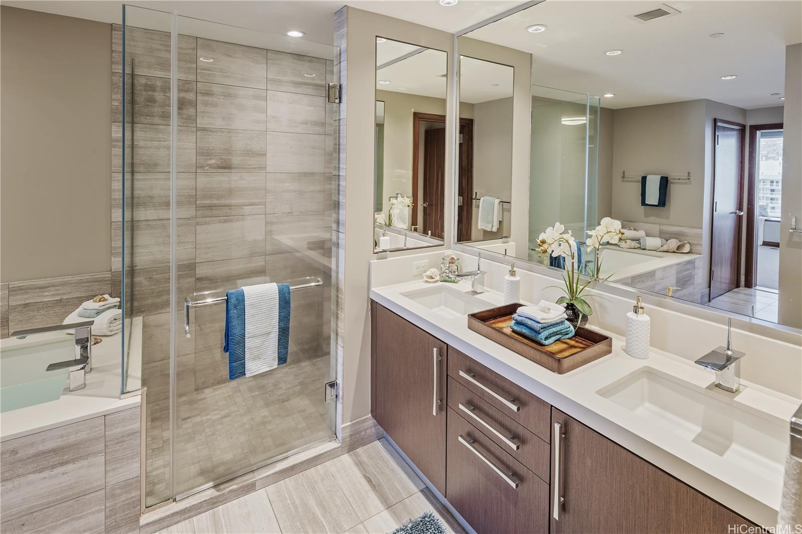 One Ala Moana condo # 1300, Honolulu, Hawaii - photo 12 of 25