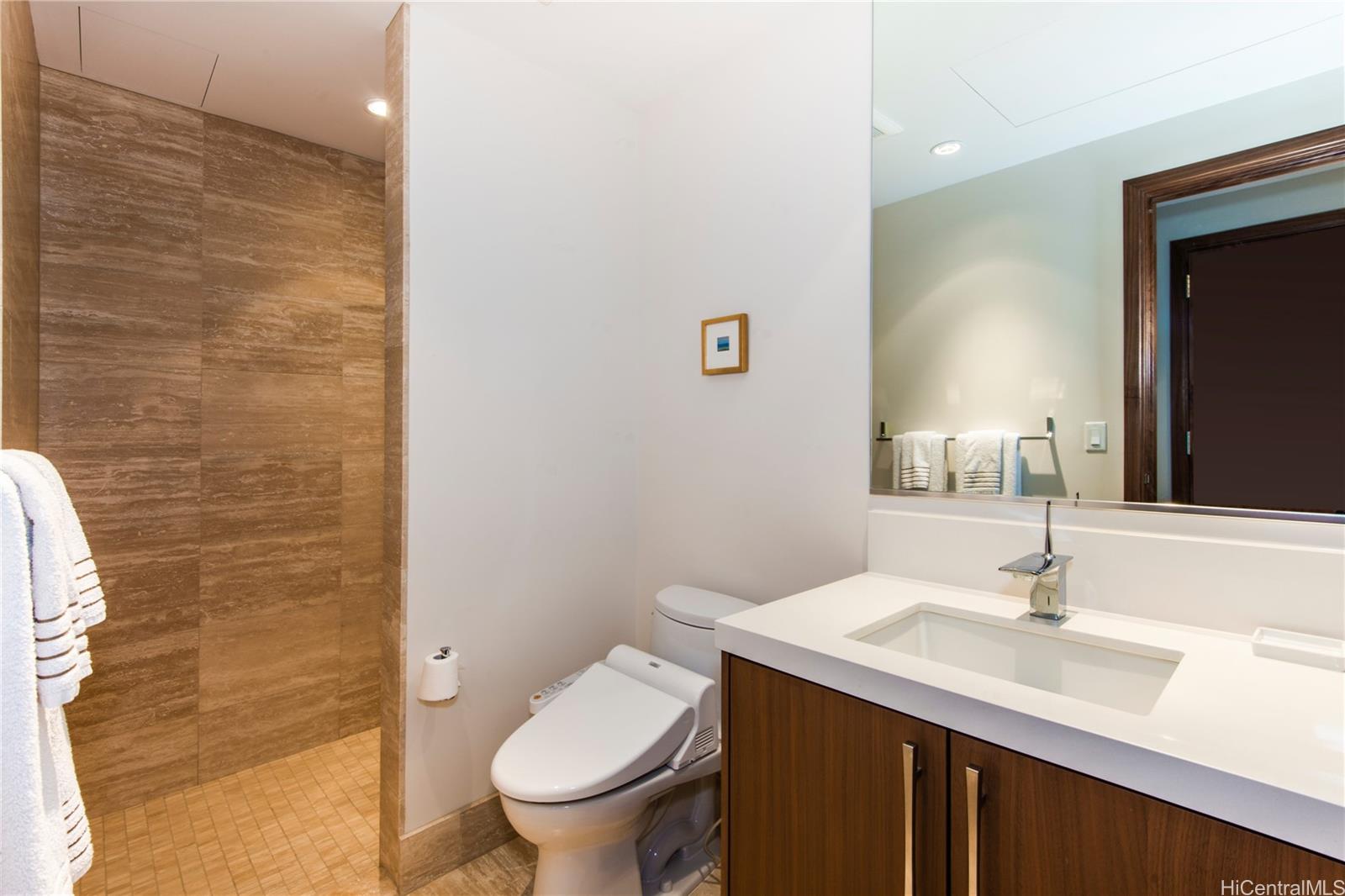 1555 Kapiolani Blvd Honolulu - Rental - photo 11 of 24