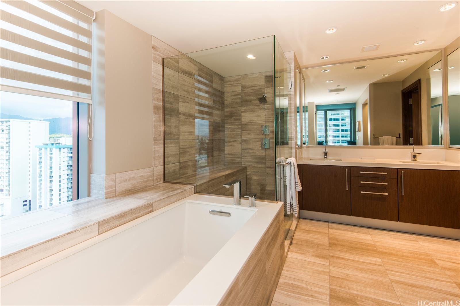 1555 Kapiolani Blvd Honolulu - Rental - photo 8 of 24