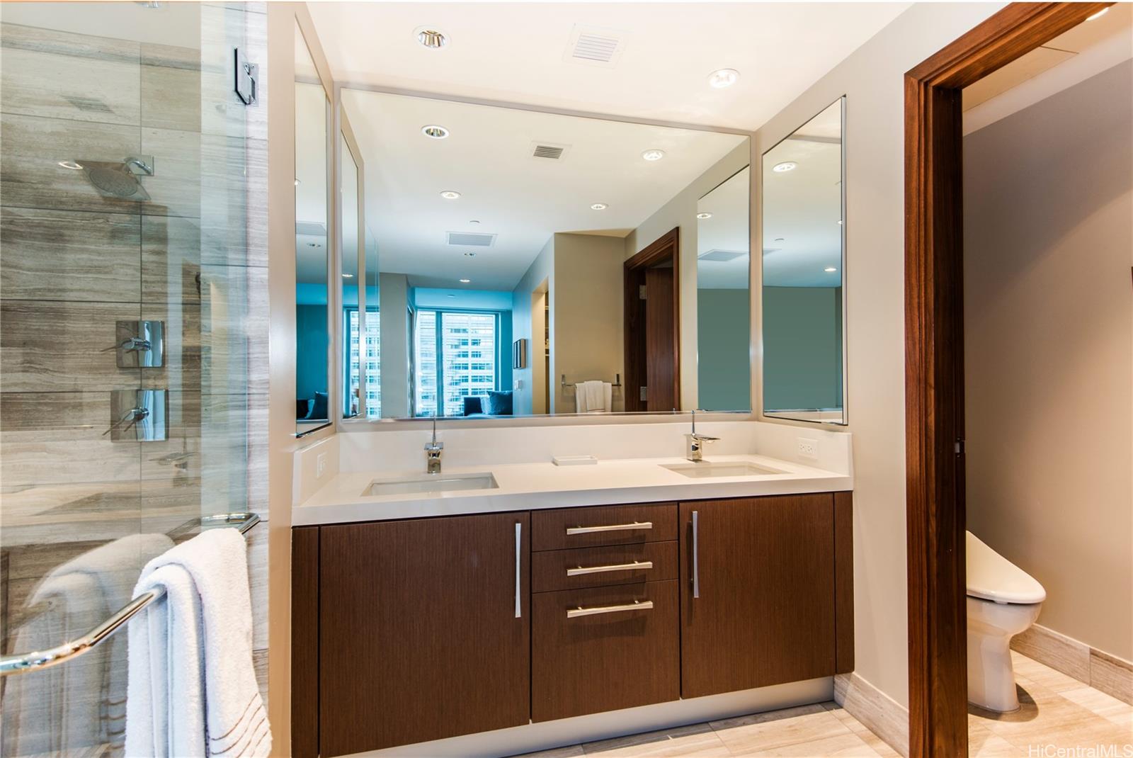 1555 Kapiolani Blvd Honolulu - Rental - photo 9 of 24