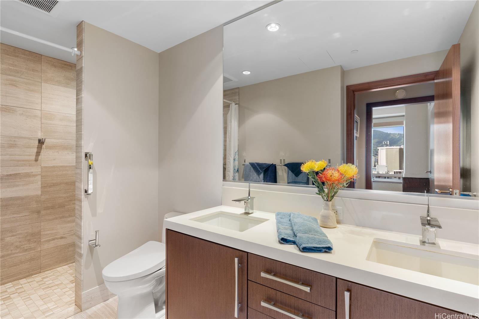 1555 Kapiolani Blvd Honolulu - Rental - photo 14 of 16