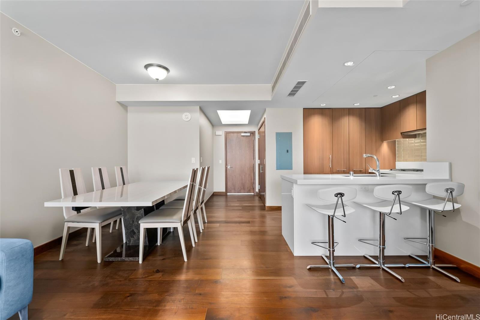 One Ala Moana condo # 1615, Honolulu, Hawaii - photo 4 of 25