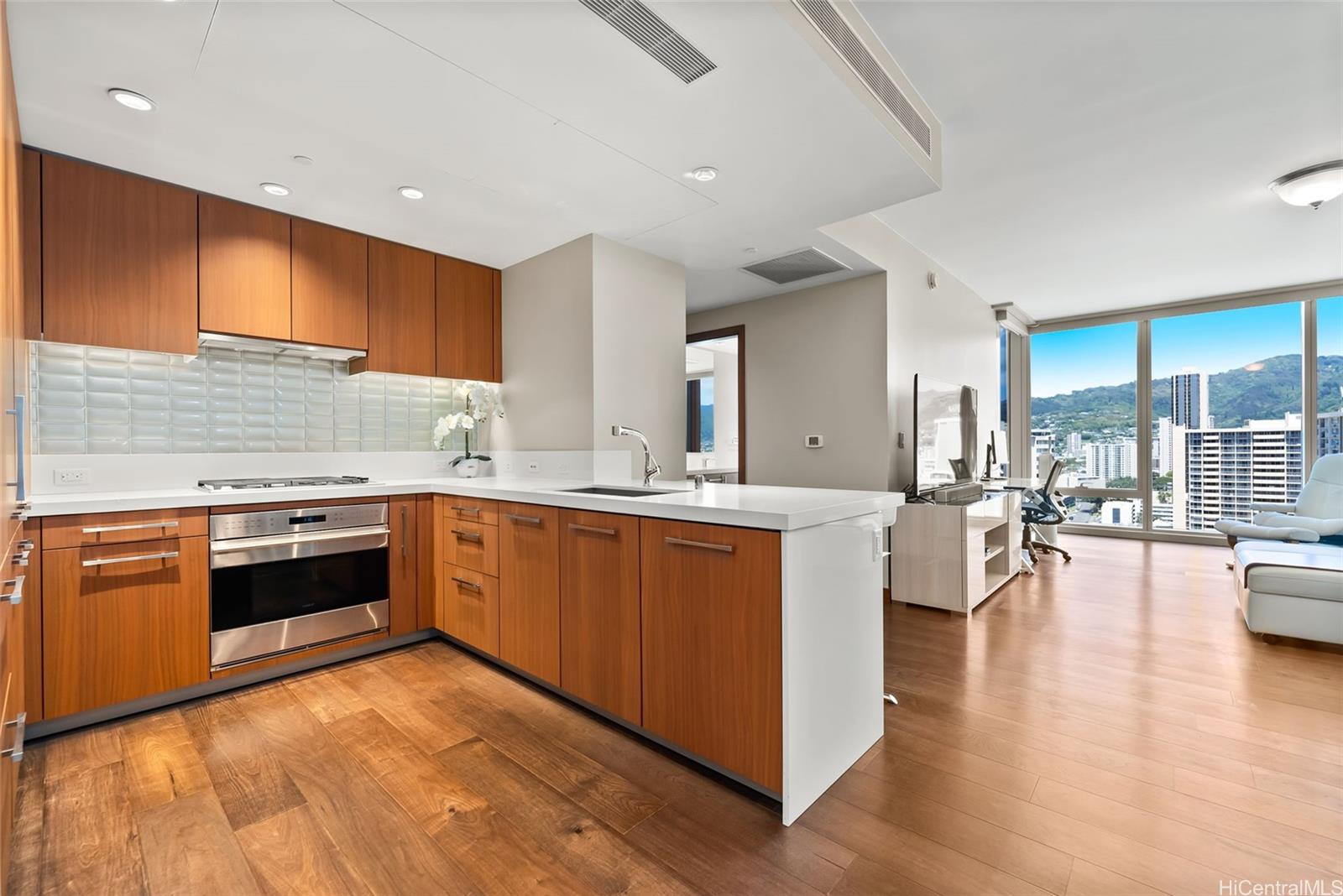 One Ala Moana condo # 1615, Honolulu, Hawaii - photo 6 of 25