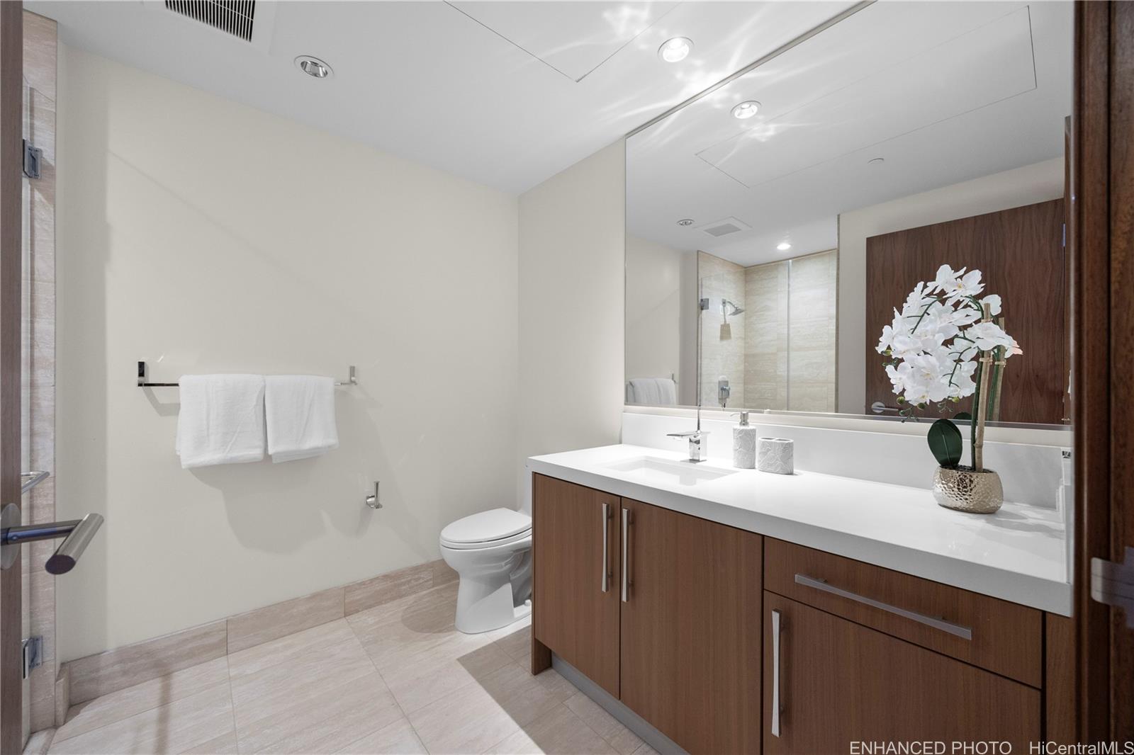 One Ala Moana condo # 1706, Honolulu, Hawaii - photo 13 of 25