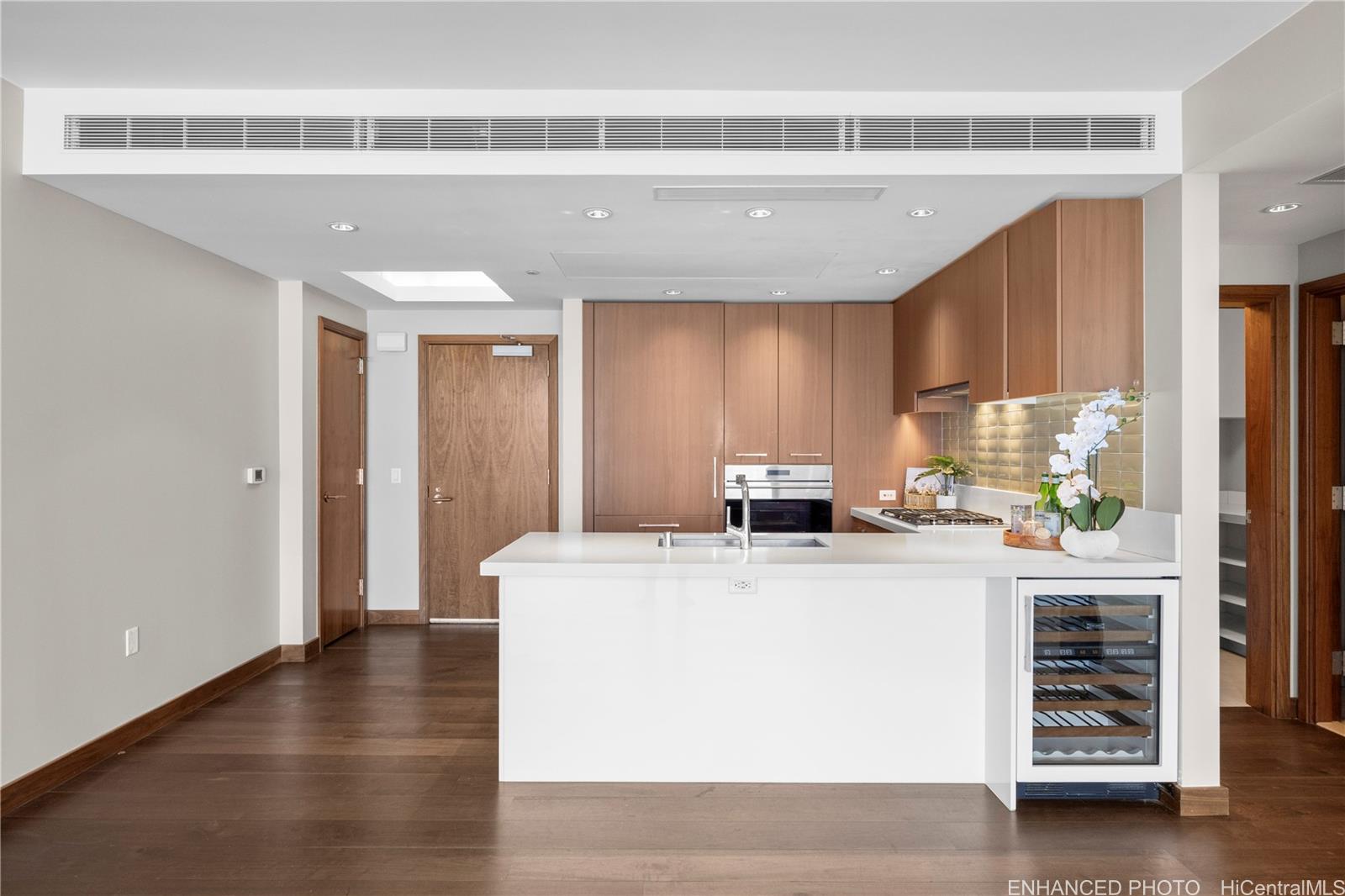 One Ala Moana condo # 1706, Honolulu, Hawaii - photo 5 of 25