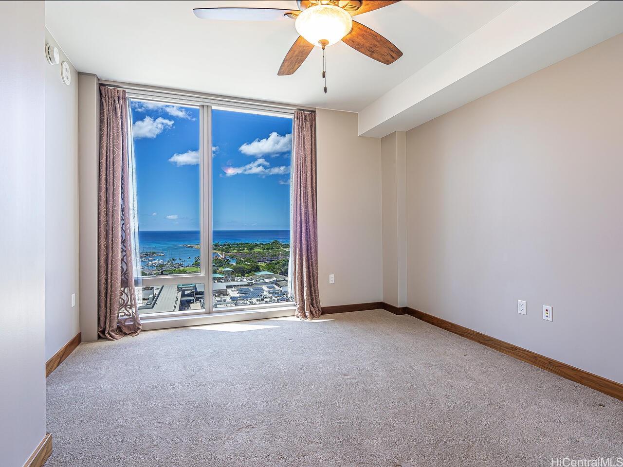 1555 Kapiolani Blvd Honolulu - Rental - photo 12 of 16