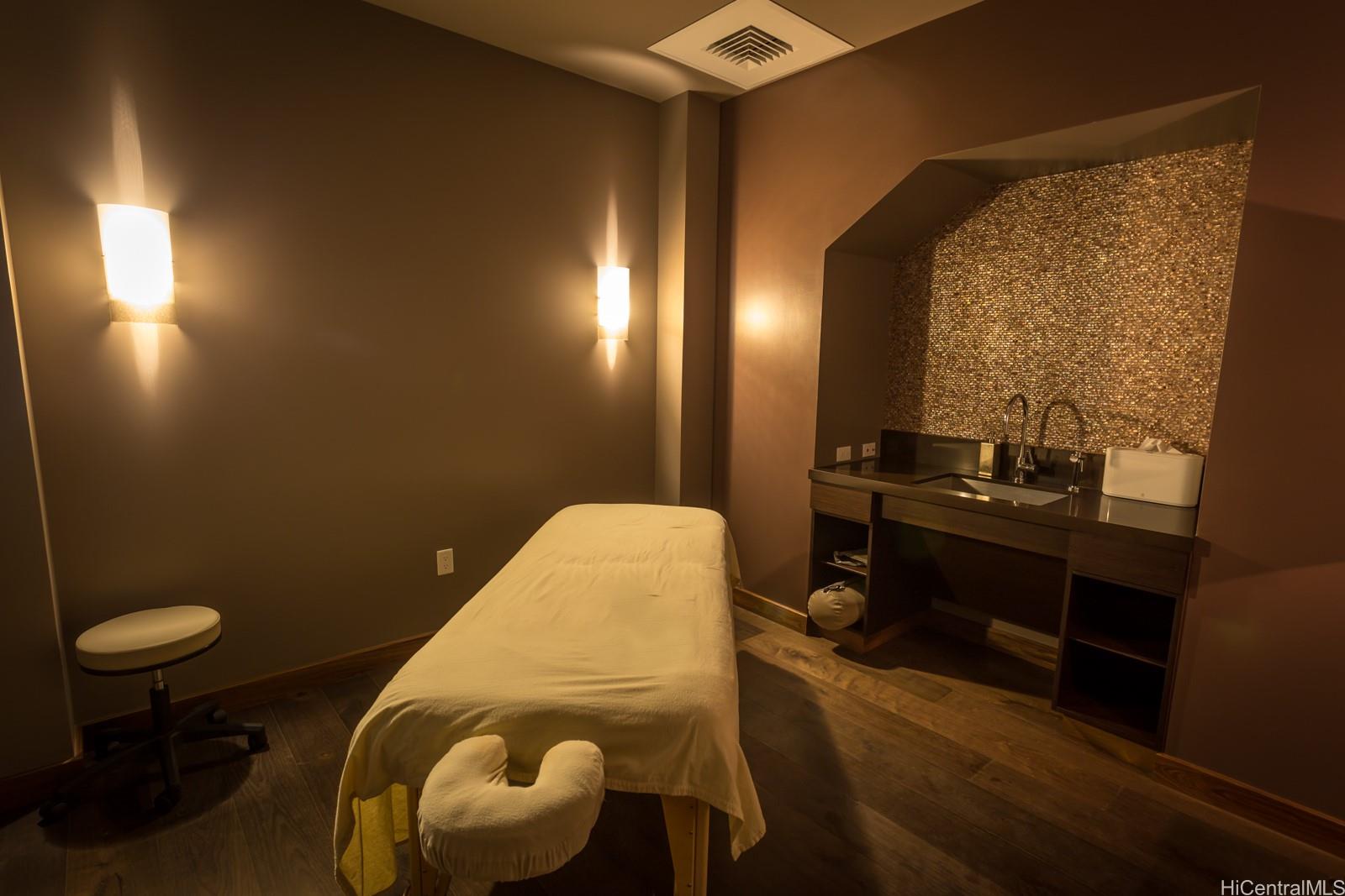 One Ala Moana condo # 1912, Honolulu, Hawaii - photo 15 of 20