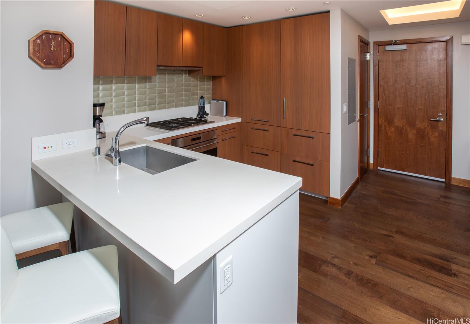 One Ala Moana condo # 1912, Honolulu, Hawaii - photo 4 of 20