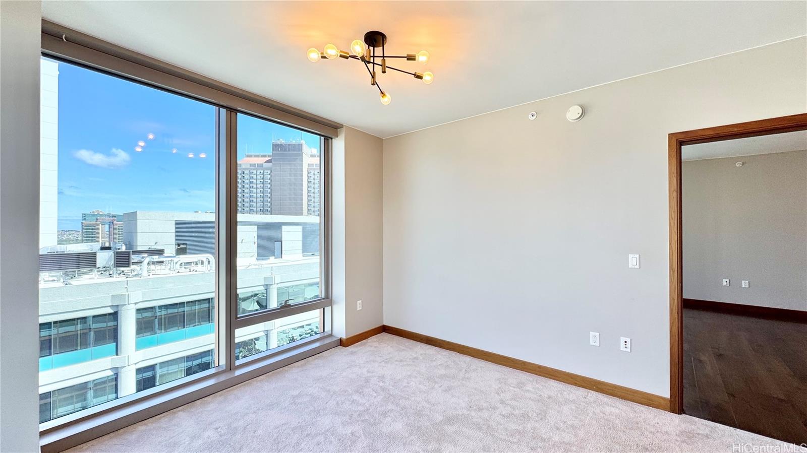 1555 Kapiolani Blvd Honolulu - Rental - photo 17 of 25