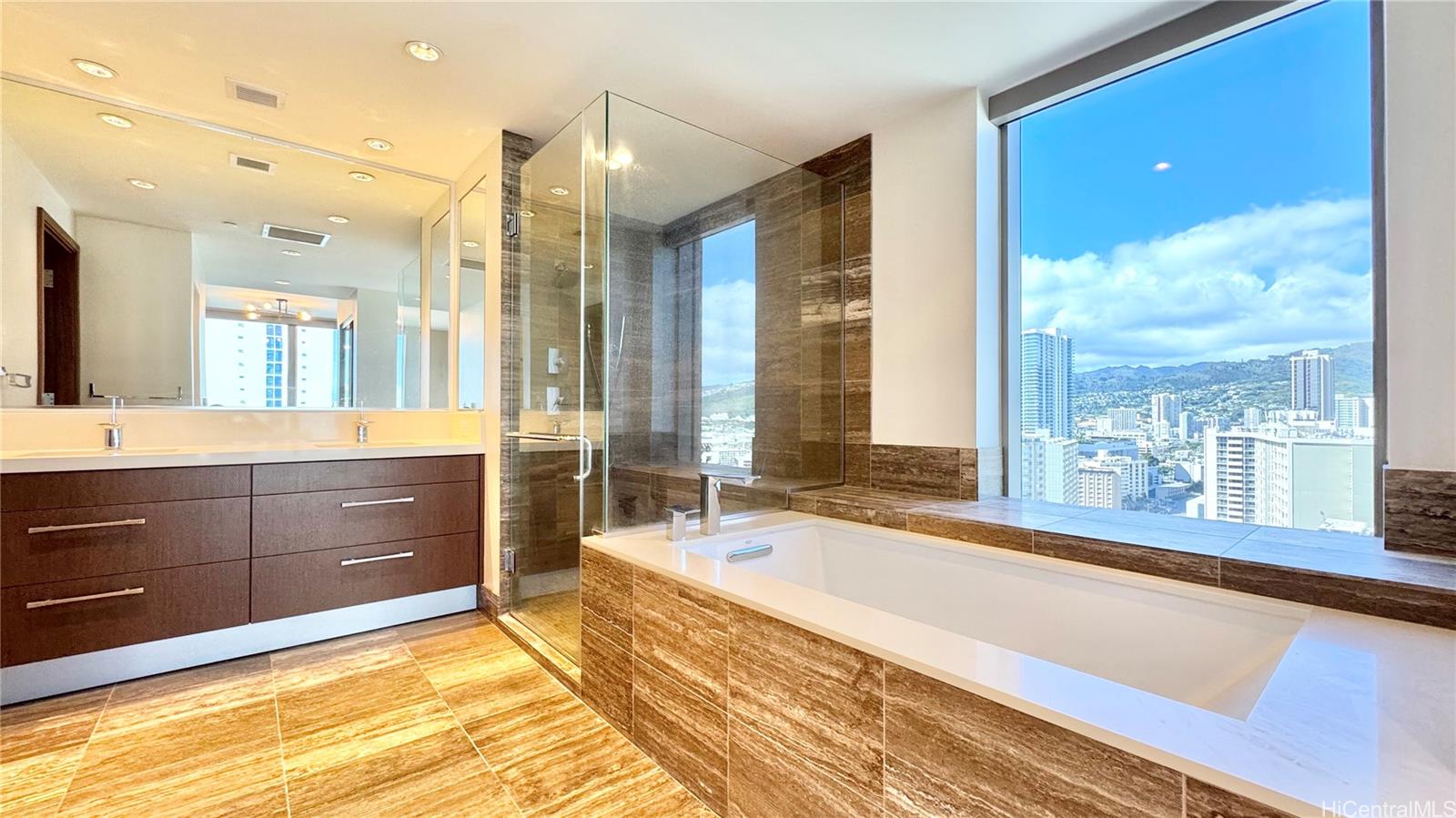 1555 Kapiolani Blvd Honolulu - Rental - photo 18 of 25