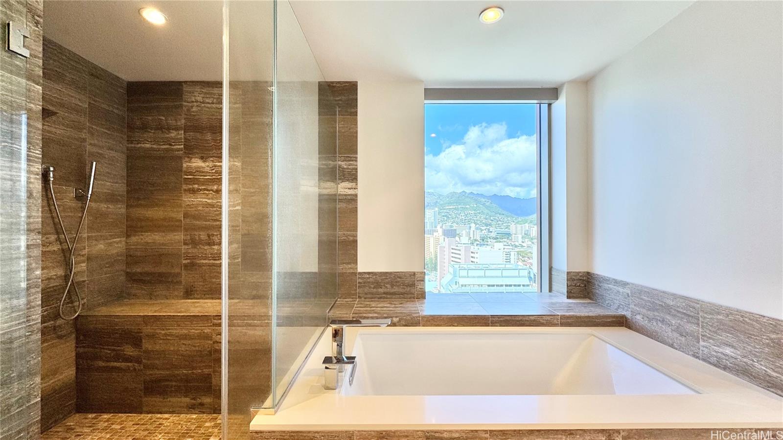 1555 Kapiolani Blvd Honolulu - Rental - photo 19 of 25