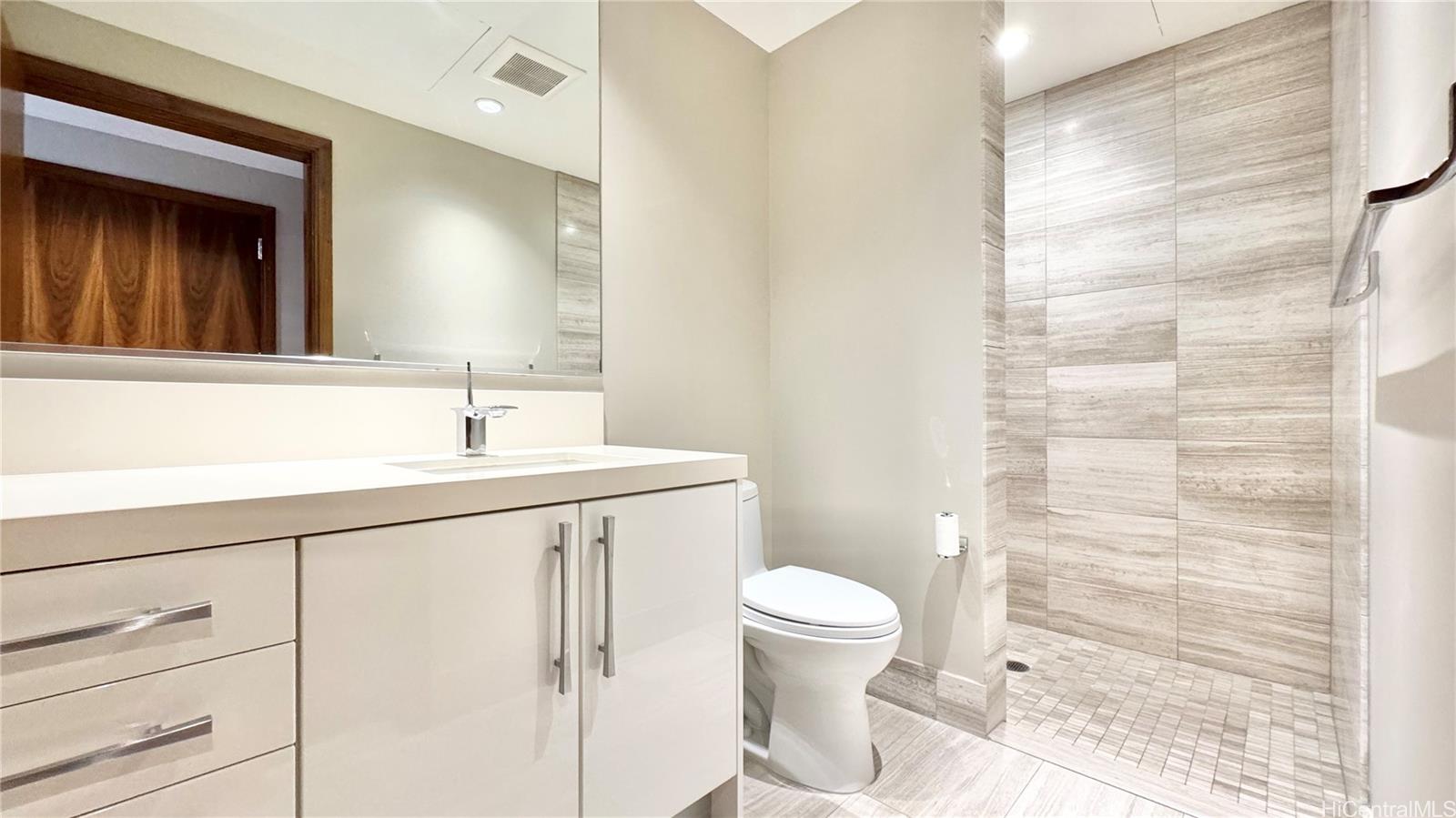 1555 Kapiolani Blvd Honolulu - Rental - photo 24 of 25