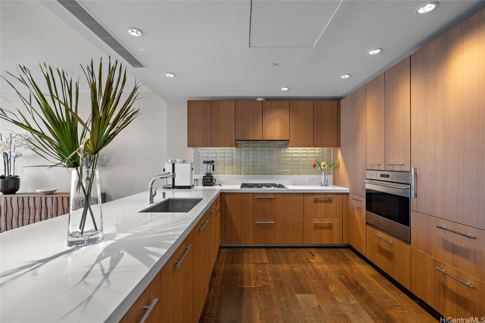 One Ala Moana condo # 900, Honolulu, Hawaii - photo 2 of 25