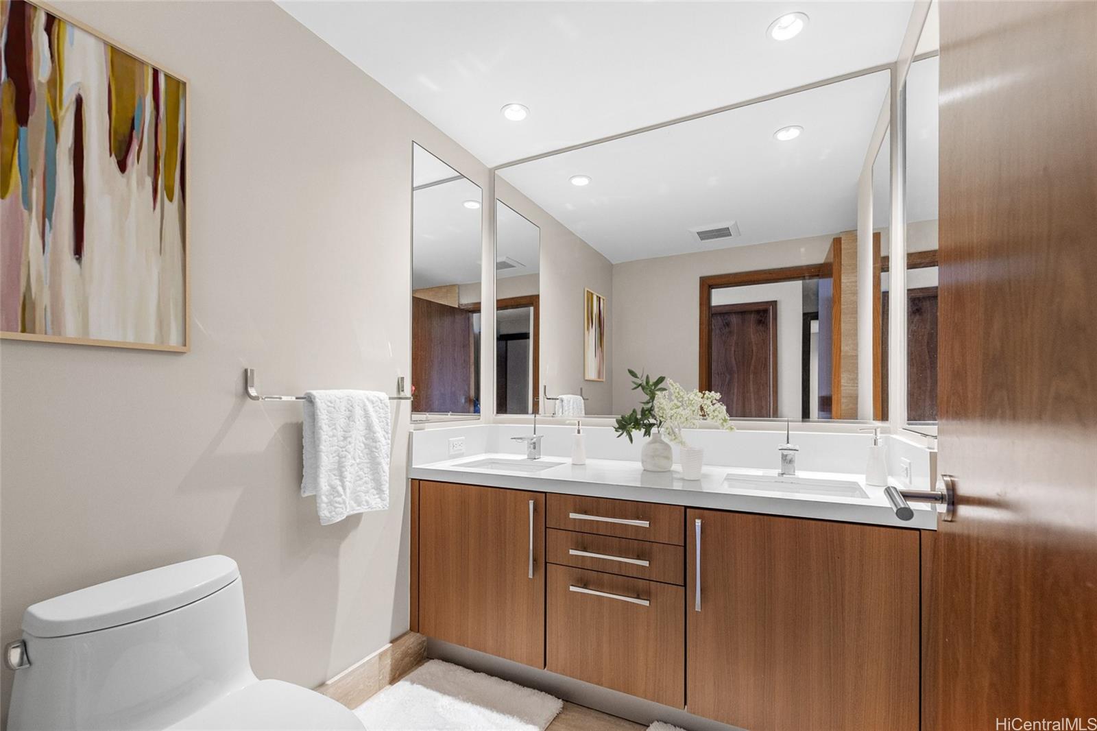 One Ala Moana condo # 900, Honolulu, Hawaii - photo 10 of 25