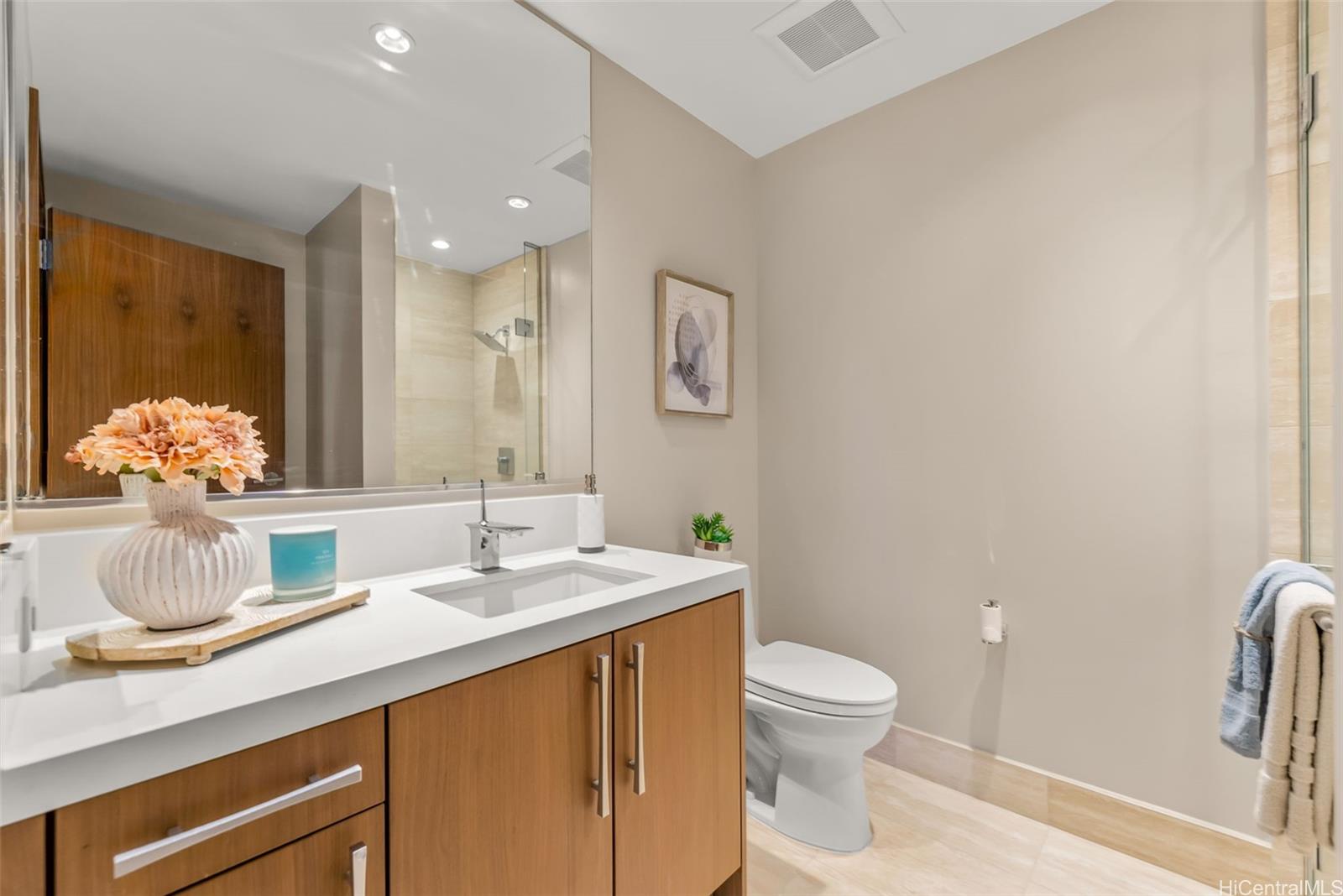 One Ala Moana condo # 900, Honolulu, Hawaii - photo 12 of 25