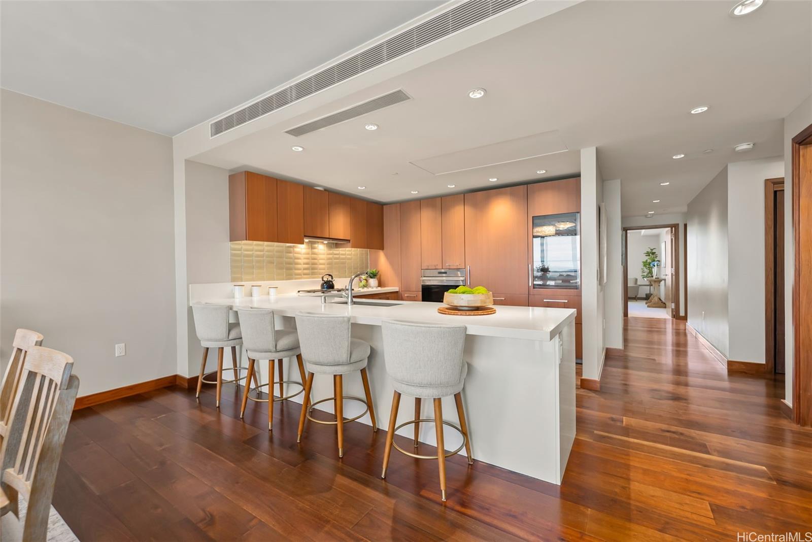 One Ala Moana condo # 900, Honolulu, Hawaii - photo 4 of 25