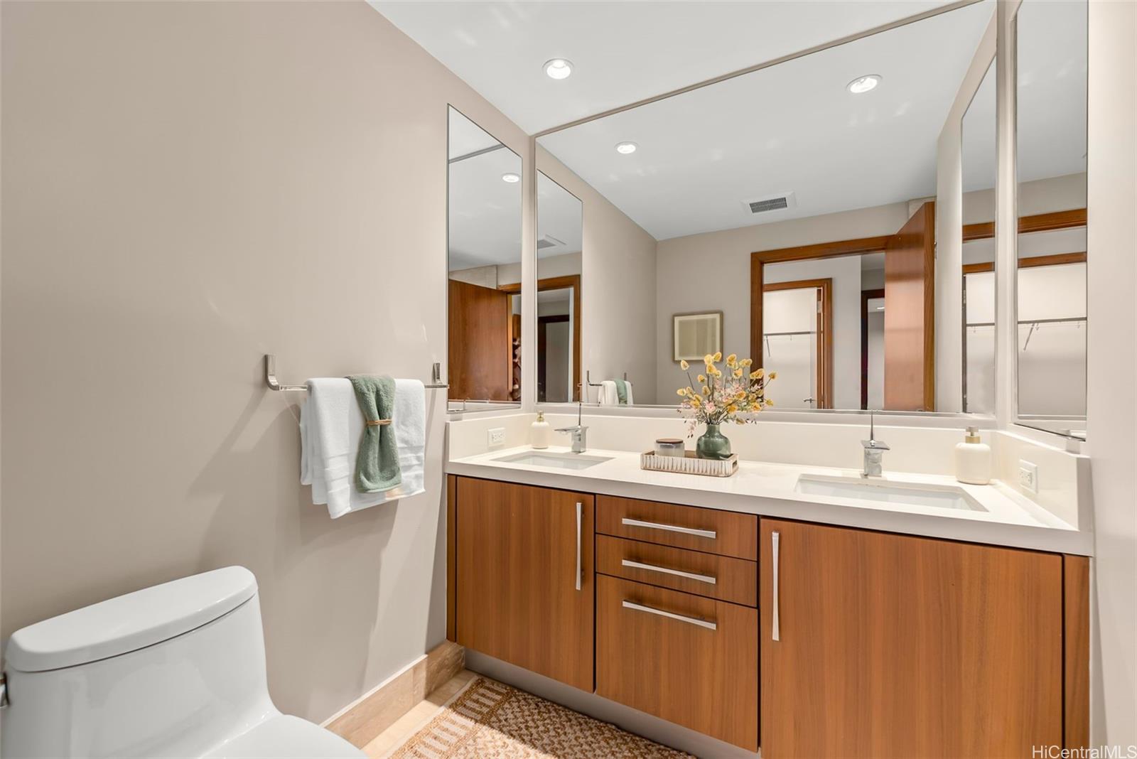 One Ala Moana condo # 900, Honolulu, Hawaii - photo 10 of 25