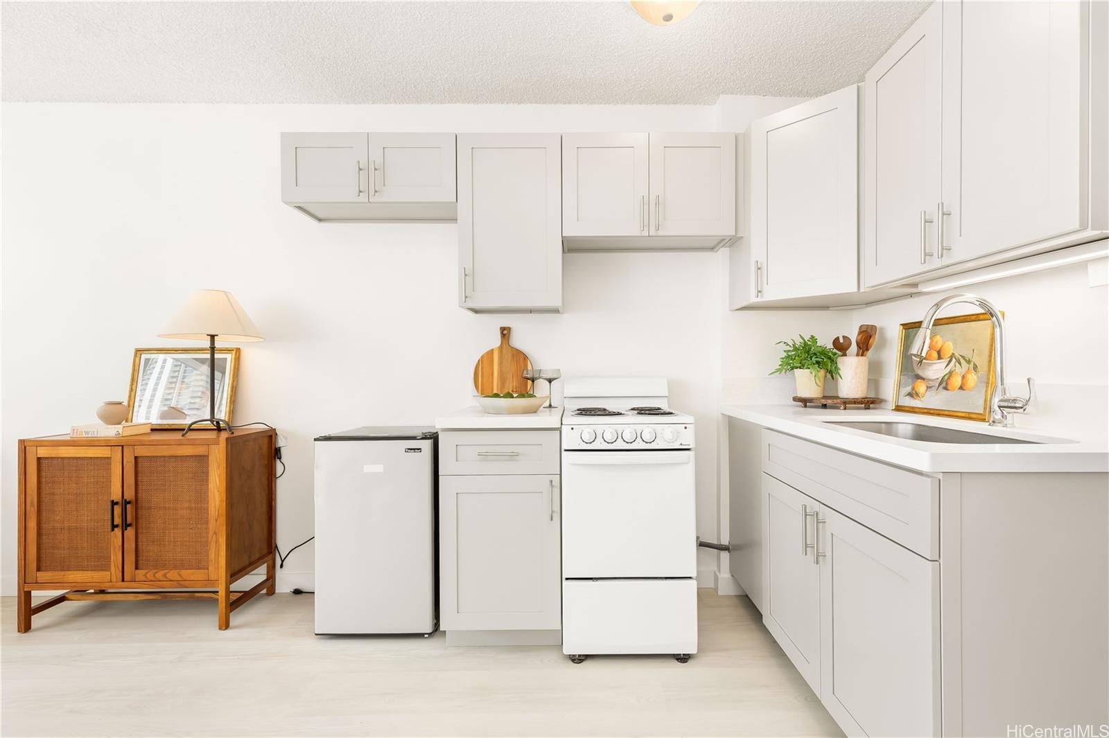 Kapiolani Terrace condo # 1401, Honolulu, Hawaii - photo 11 of 25