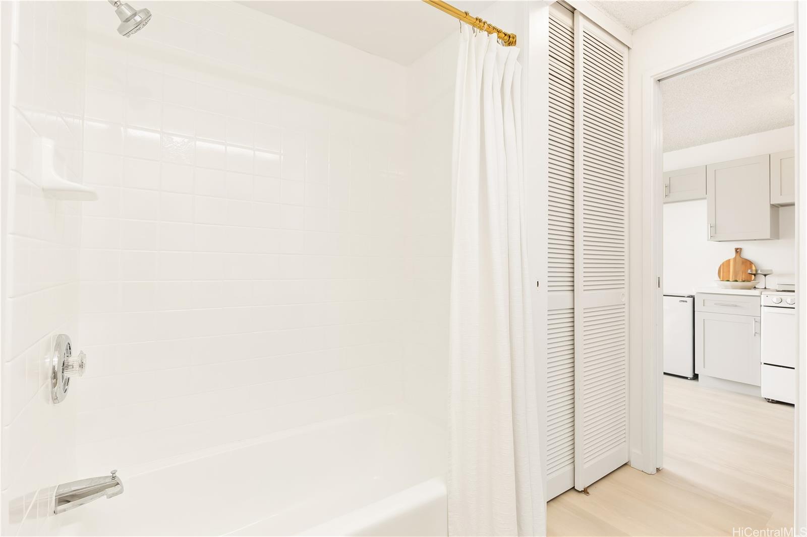 Kapiolani Terrace condo # 1401, Honolulu, Hawaii - photo 14 of 25