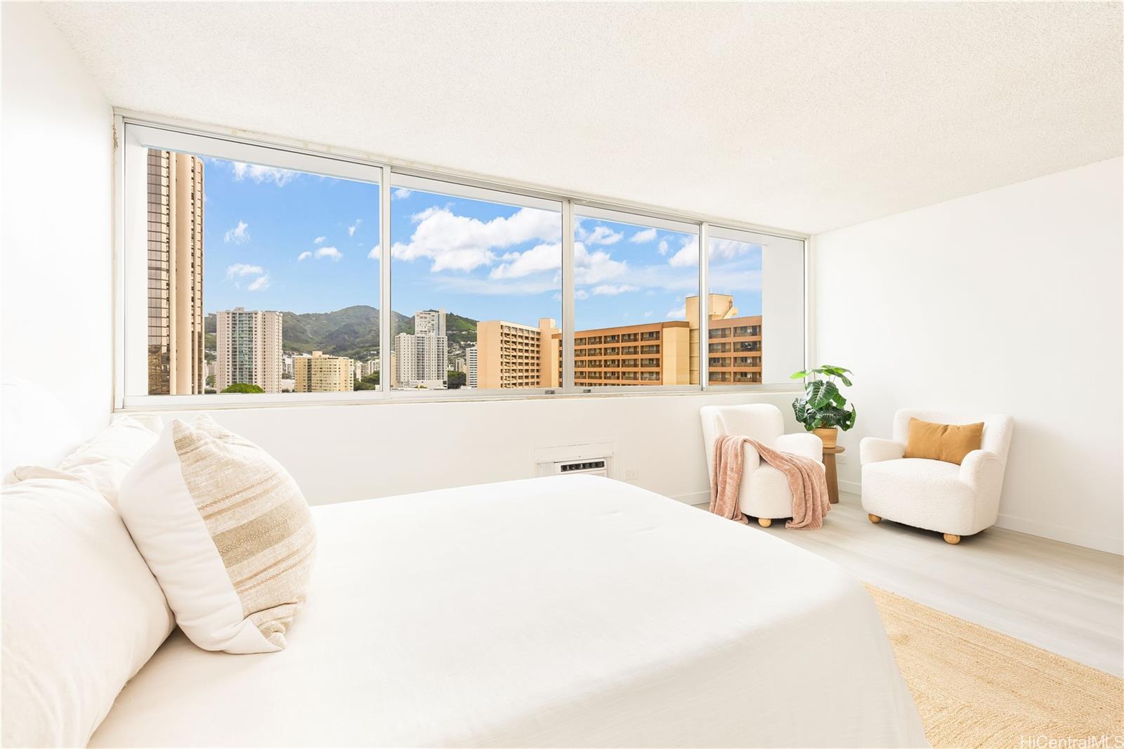 Kapiolani Terrace condo # 1401, Honolulu, Hawaii - photo 4 of 25