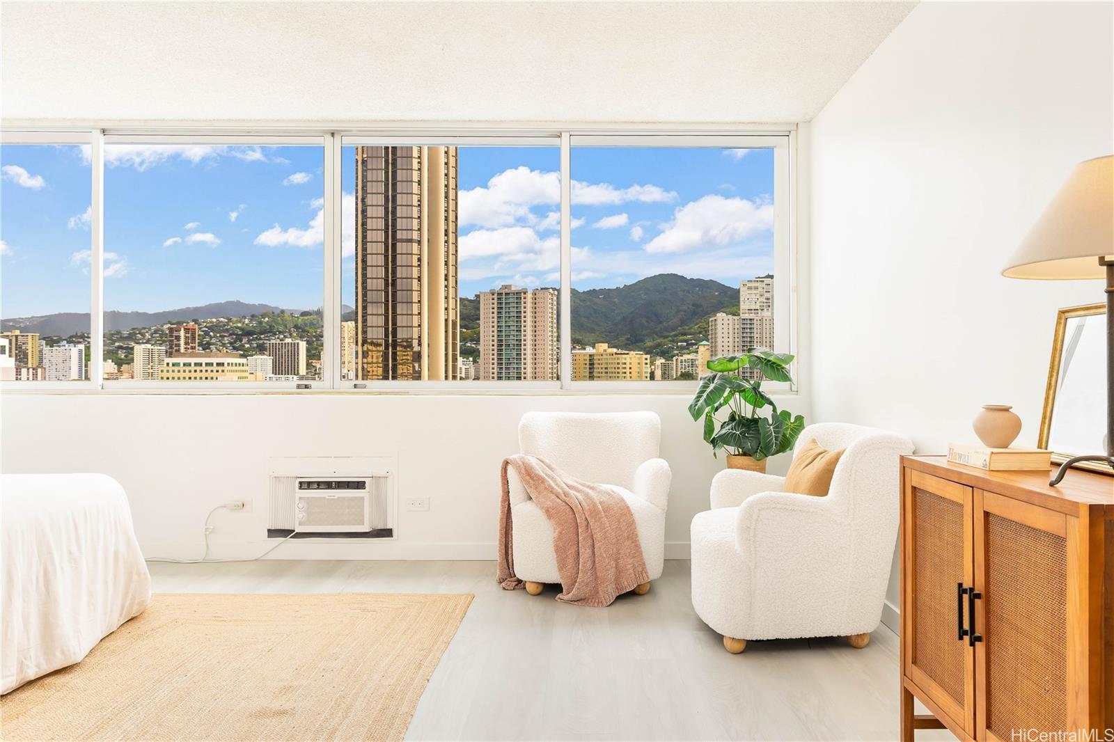 Kapiolani Terrace condo # 1401, Honolulu, Hawaii - photo 5 of 25