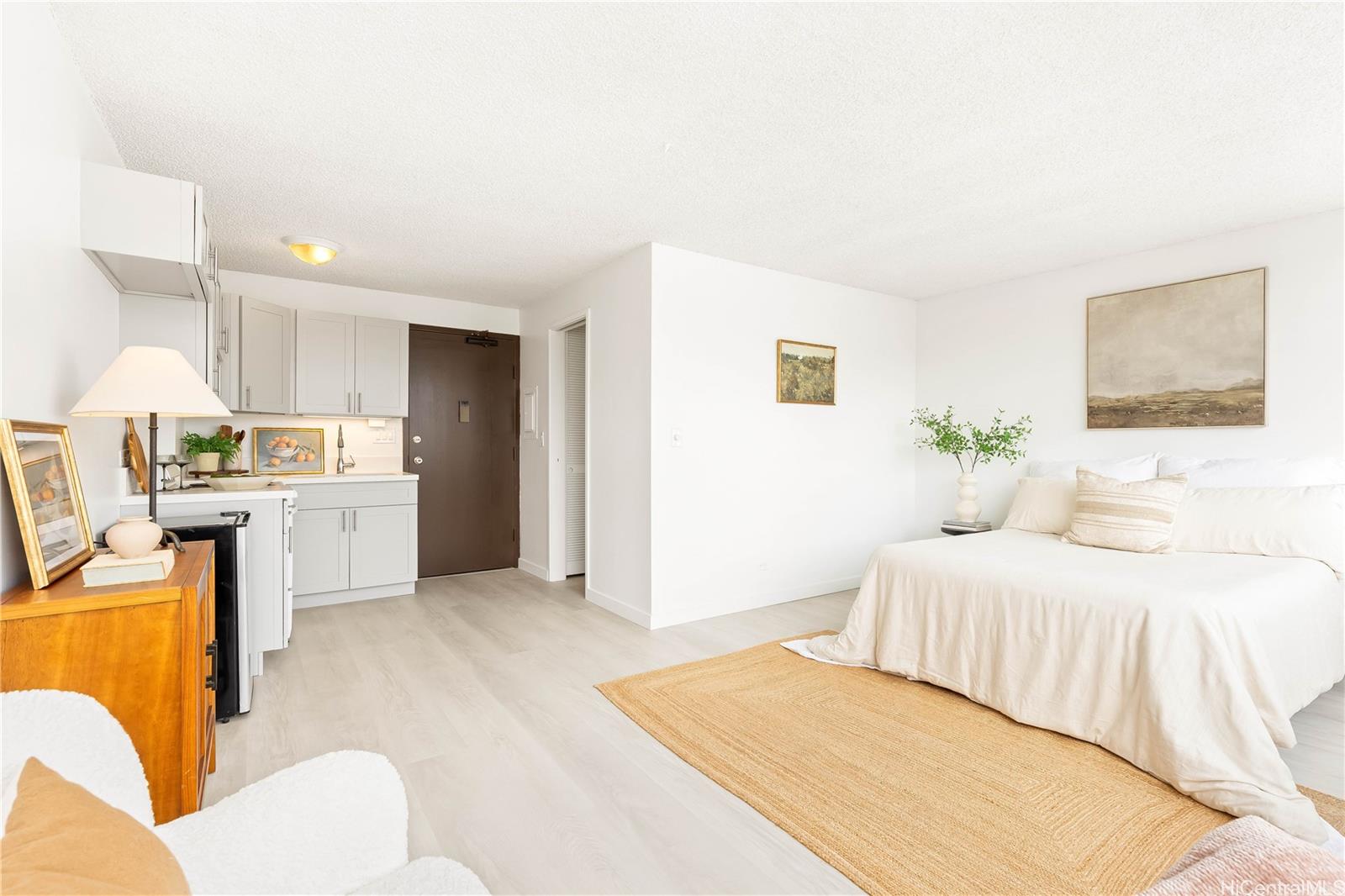 Kapiolani Terrace condo # 1401, Honolulu, Hawaii - photo 8 of 25