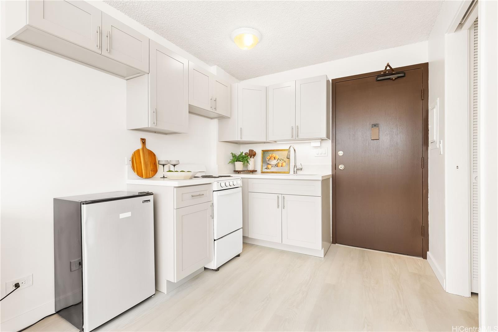 Kapiolani Terrace condo # 1401, Honolulu, Hawaii - photo 10 of 25