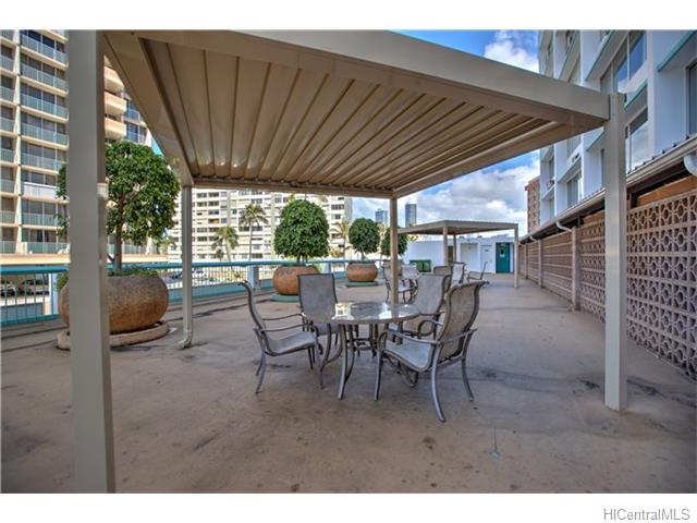 Kapiolani Terrace condo # 1512, Honolulu, Hawaii - photo 9 of 17