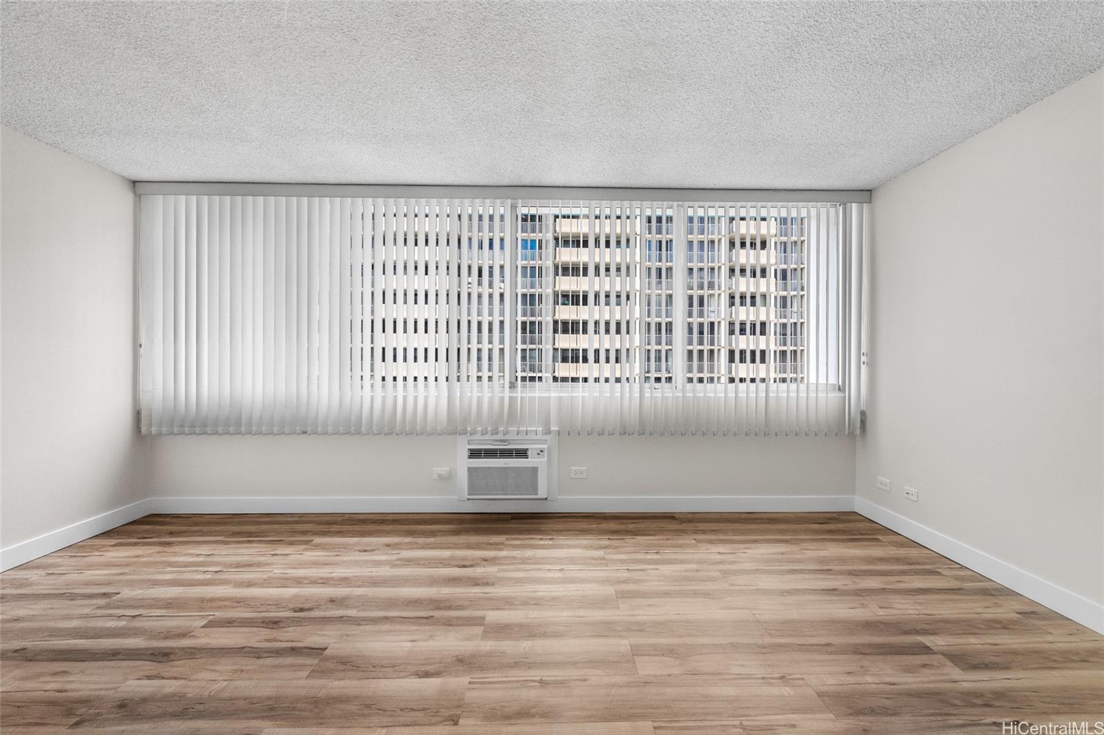 Kapiolani Terrace condo # 1512, Honolulu, Hawaii - photo 4 of 24