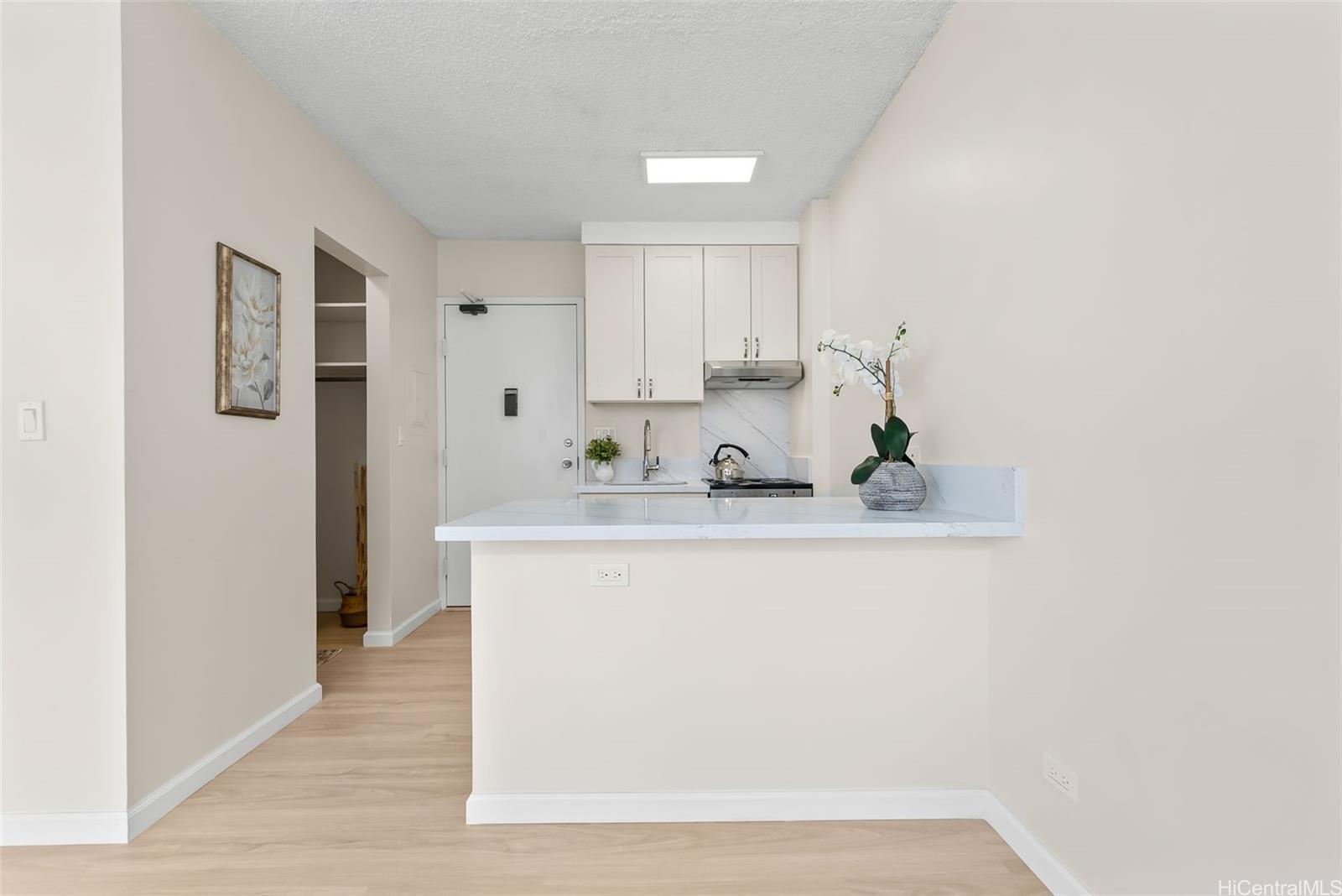 Kapiolani Terrace condo # 1613, Honolulu, Hawaii - photo 18 of 22