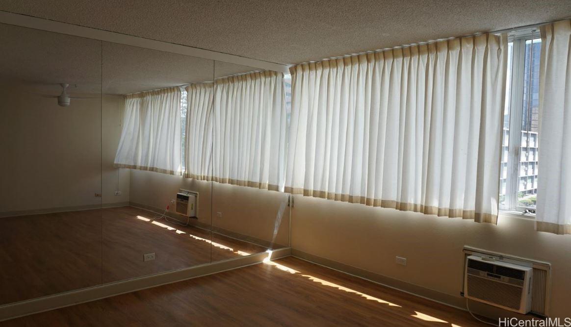 1560 Kanunu Street Honolulu - Rental - photo 5 of 10