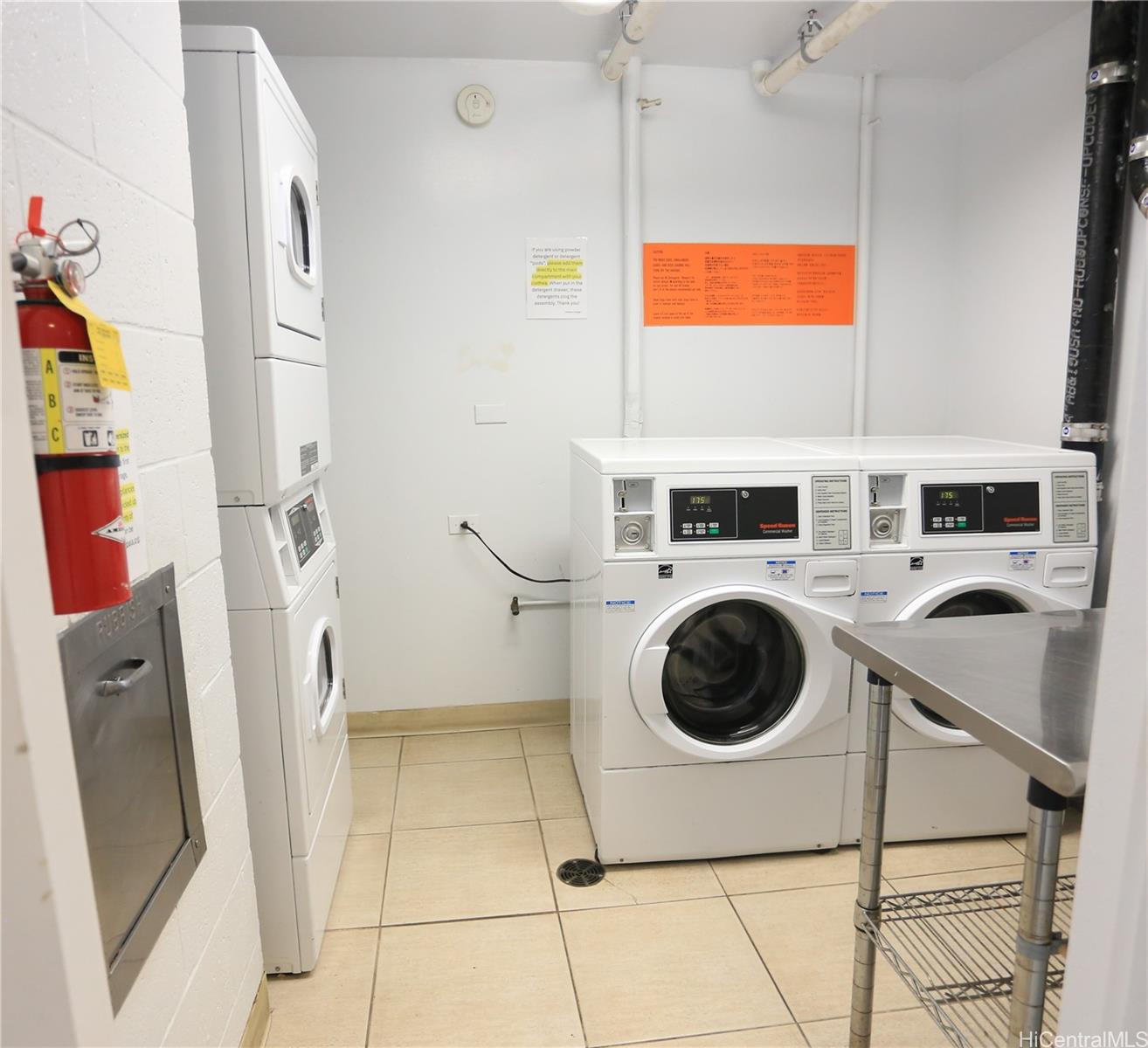 Kapiolani Terrace condo # 613, Honolulu, Hawaii - photo 18 of 25