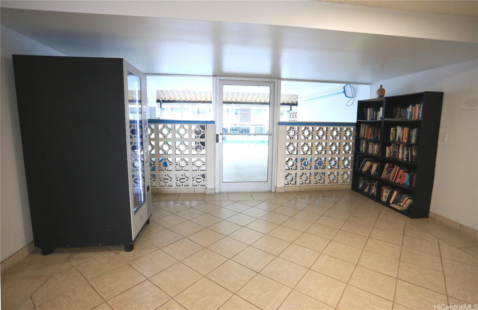 Kapiolani Terrace condo # 613, Honolulu, Hawaii - photo 20 of 25