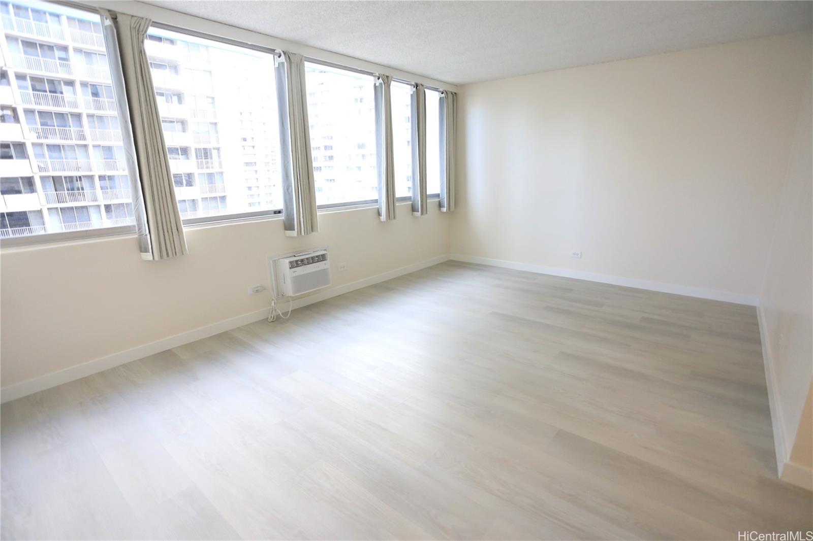 Kapiolani Terrace condo # 613, Honolulu, Hawaii - photo 4 of 25