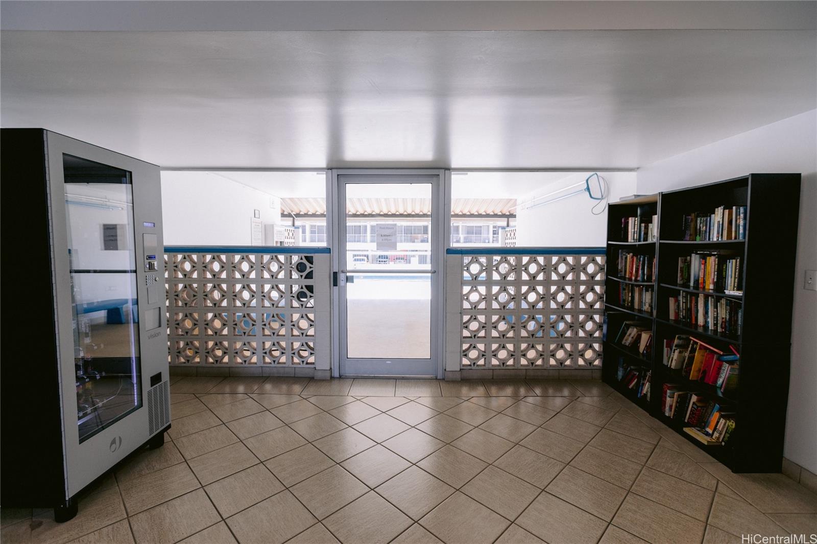 Kapiolani Terrace condo # 617, Honolulu, Hawaii - photo 14 of 21