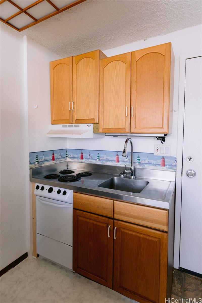 Kapiolani Terrace condo # 617, Honolulu, Hawaii - photo 3 of 21