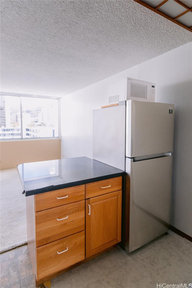 Kapiolani Terrace condo # 617, Honolulu, Hawaii - photo 4 of 21